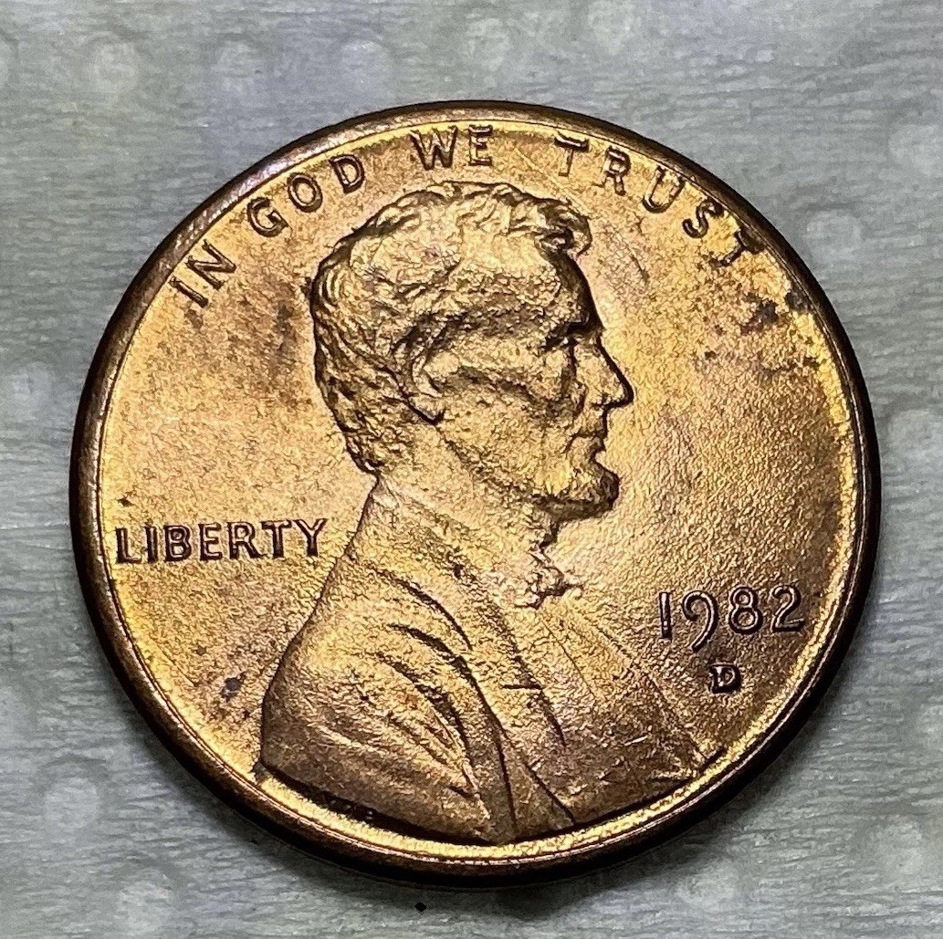Rare 1982 D Small Date Lincoln Memorial Cent Uncirculated 2.56 Gram Zinc Penny