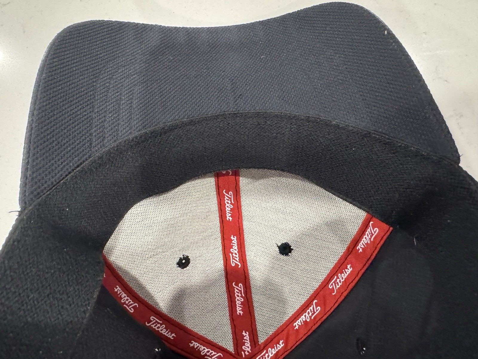 Titleist Golf Hat Black/Red S/M Fitted Cap – Excellent Condition