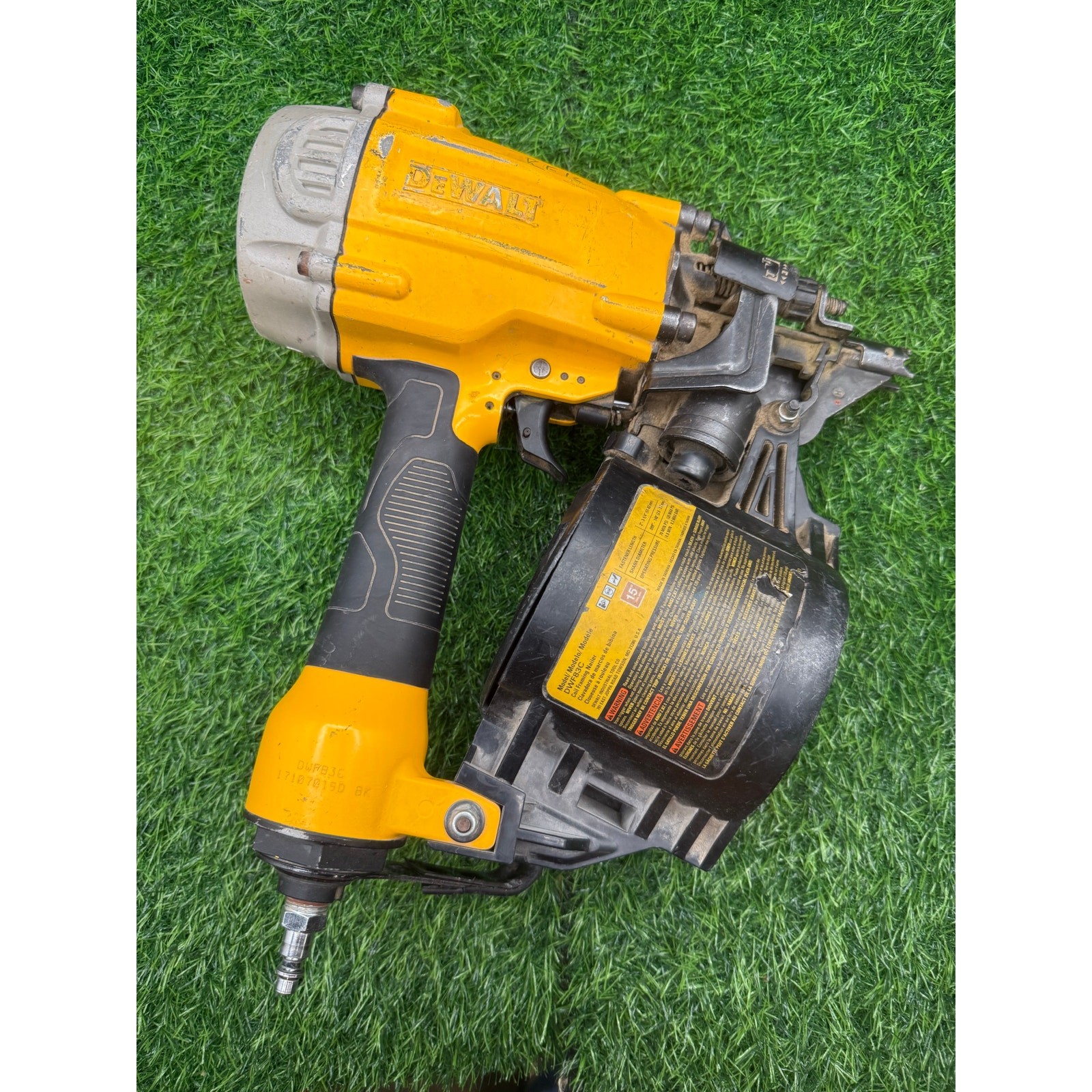 DEWALT DWF83C 15° Pneumatic Coil Framing Nailer - tested/ works