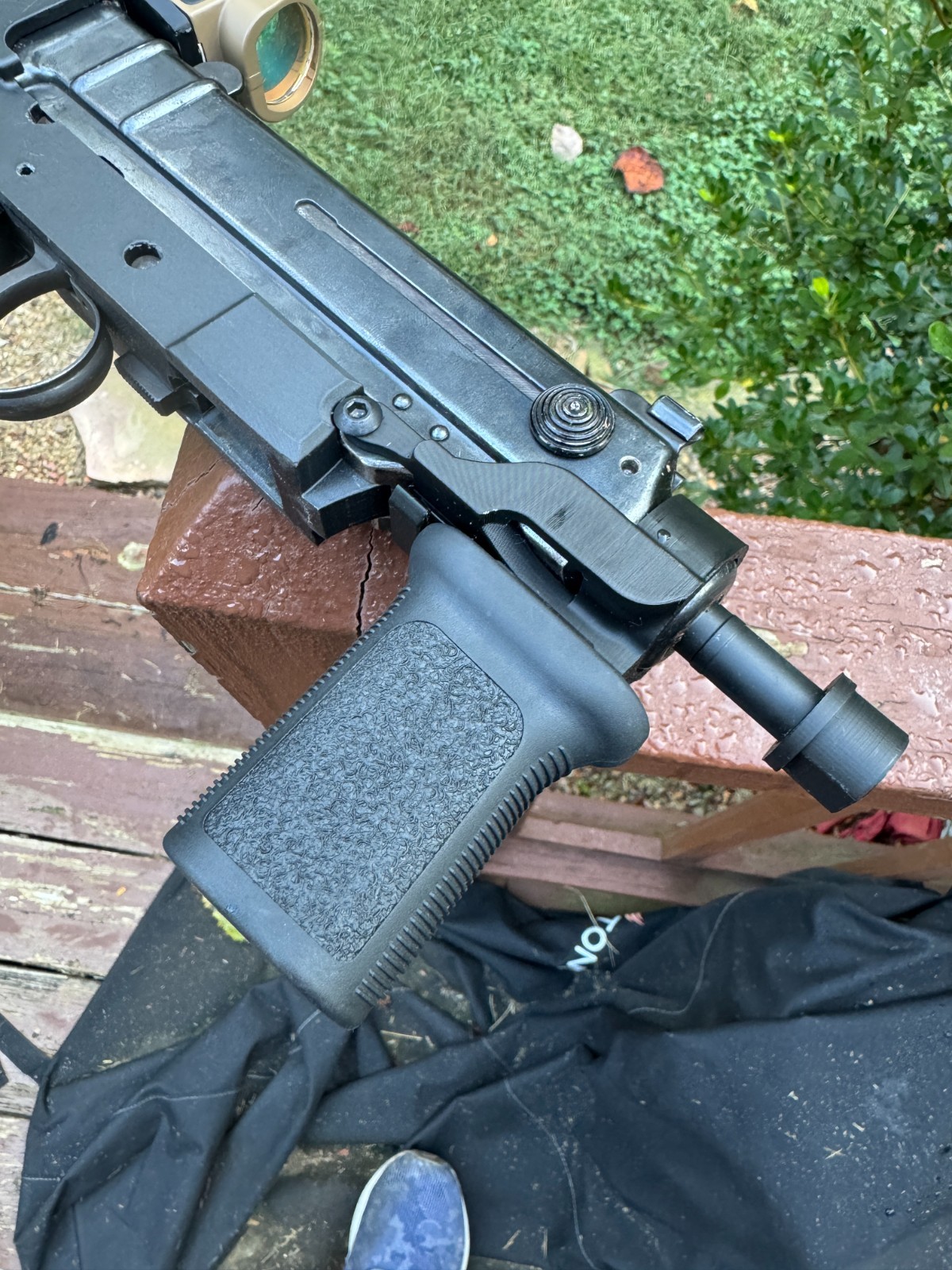 VZ-61 Front Rail