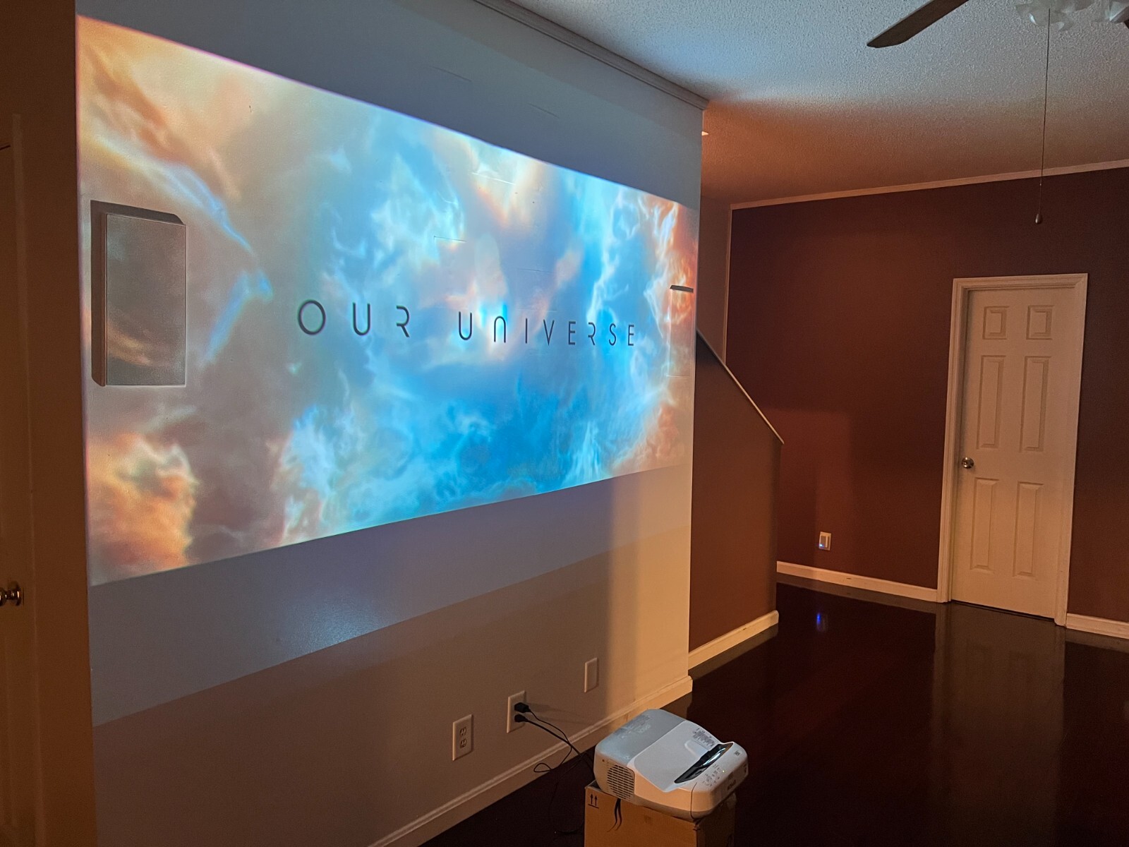 EPSON 470W SHORT THROW PROJECTOR