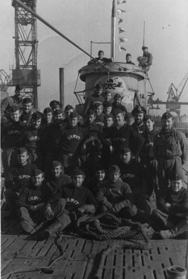 WW2 WWII Photo German U-Boat U-575 Crew Photo Kriegsmarine  World War Two / 7308