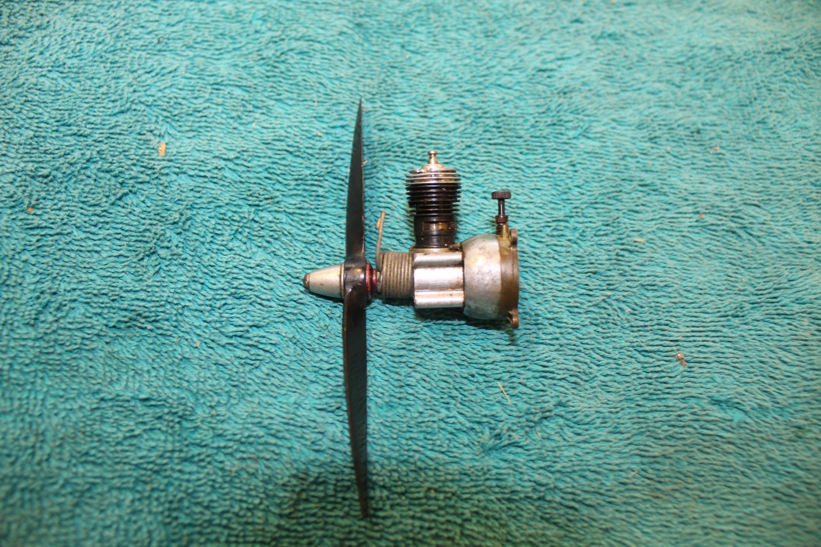 Cox, Pee Wee .020, Vintage Nitro Plane Engine.