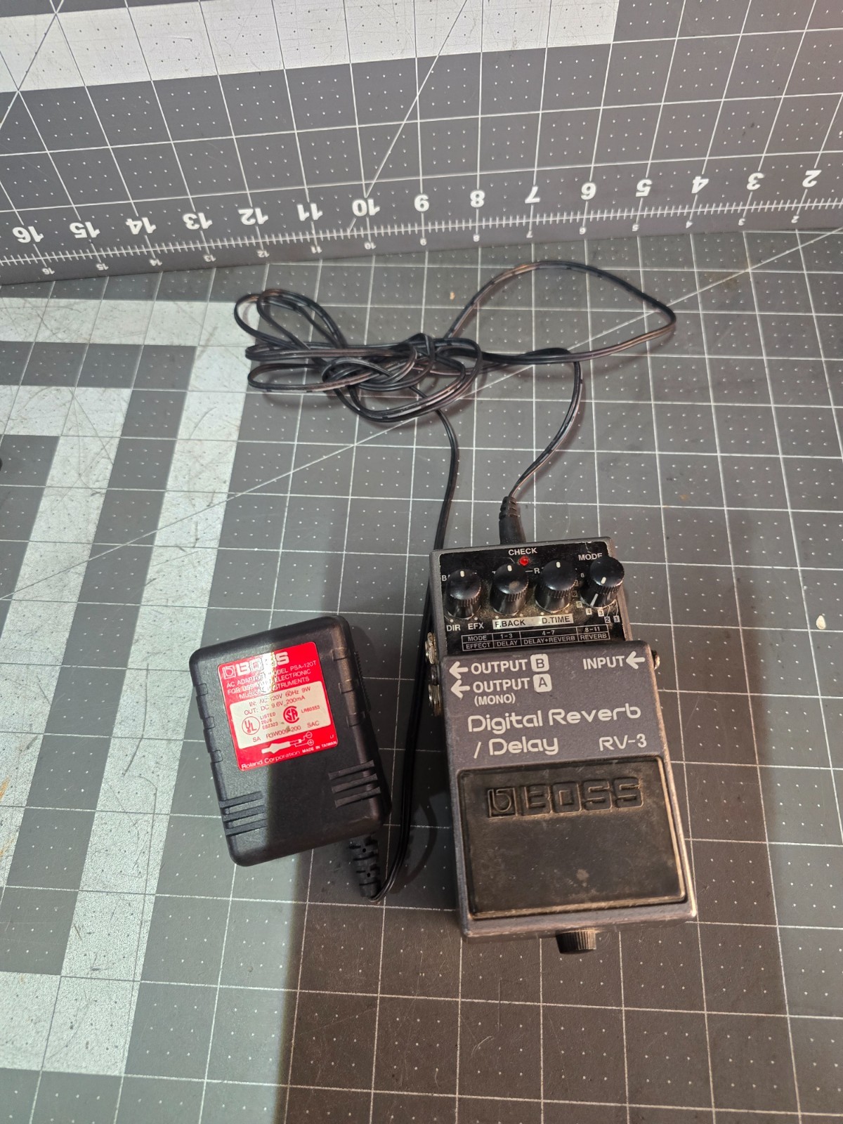 BOSS RV-3 Digital Reverb Delay Pink Label Vintage Guitar Pedal