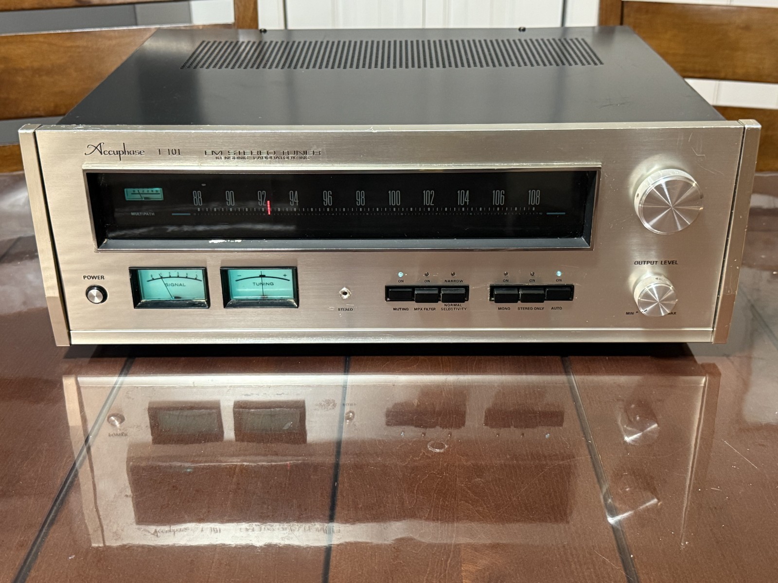 Vintage ACCUPHASE T-101 Stereo High End FM Stereo Tuner Tested 110-120V