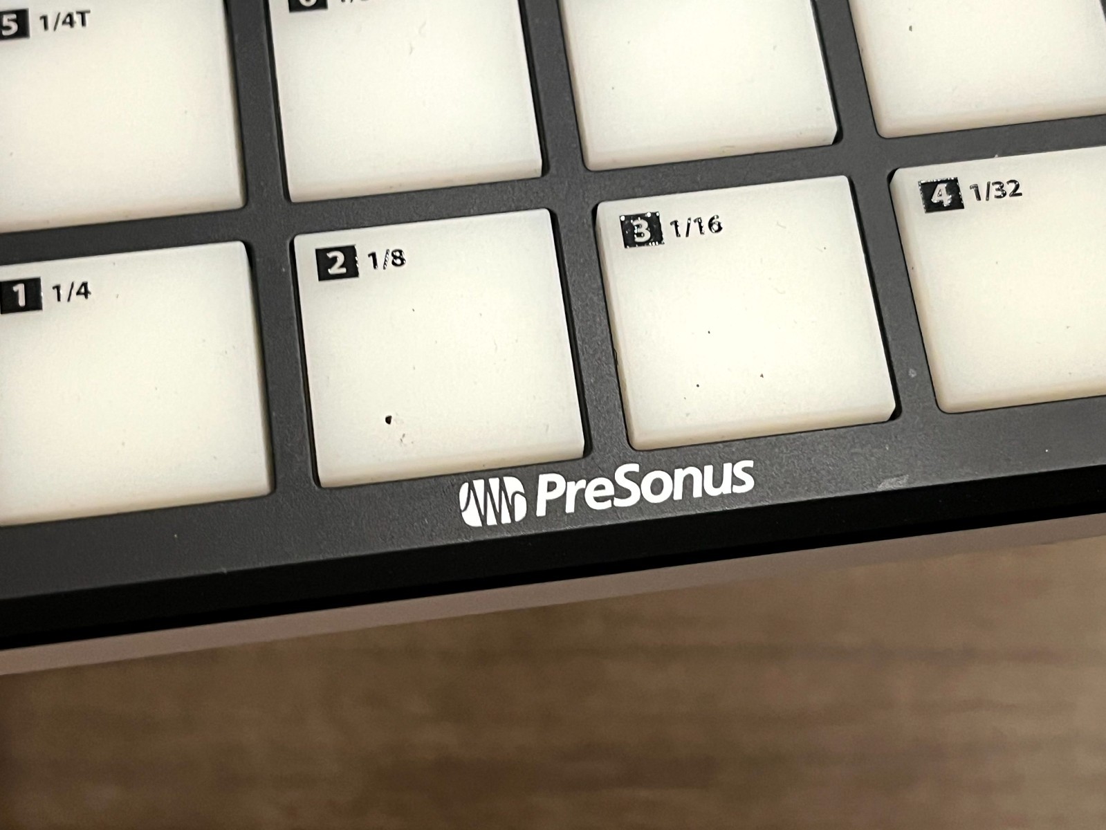 PreSonus ATOM MIDI Controller 16 Velocity RGB Pads USB Powered Studio One DAW