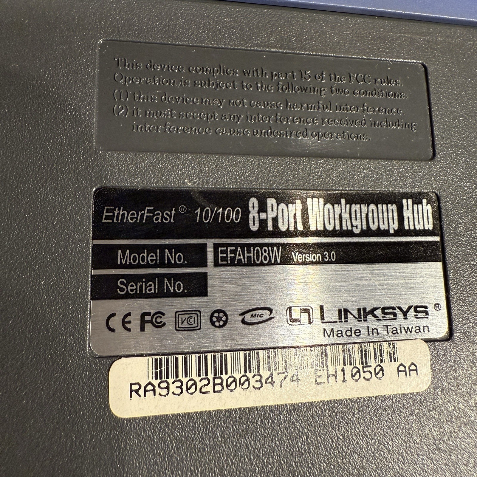 LINKSYS 8 PORT WORK GROUP Ethernet HUB 10/100 - EFAH08W version 3 w/box & guide.