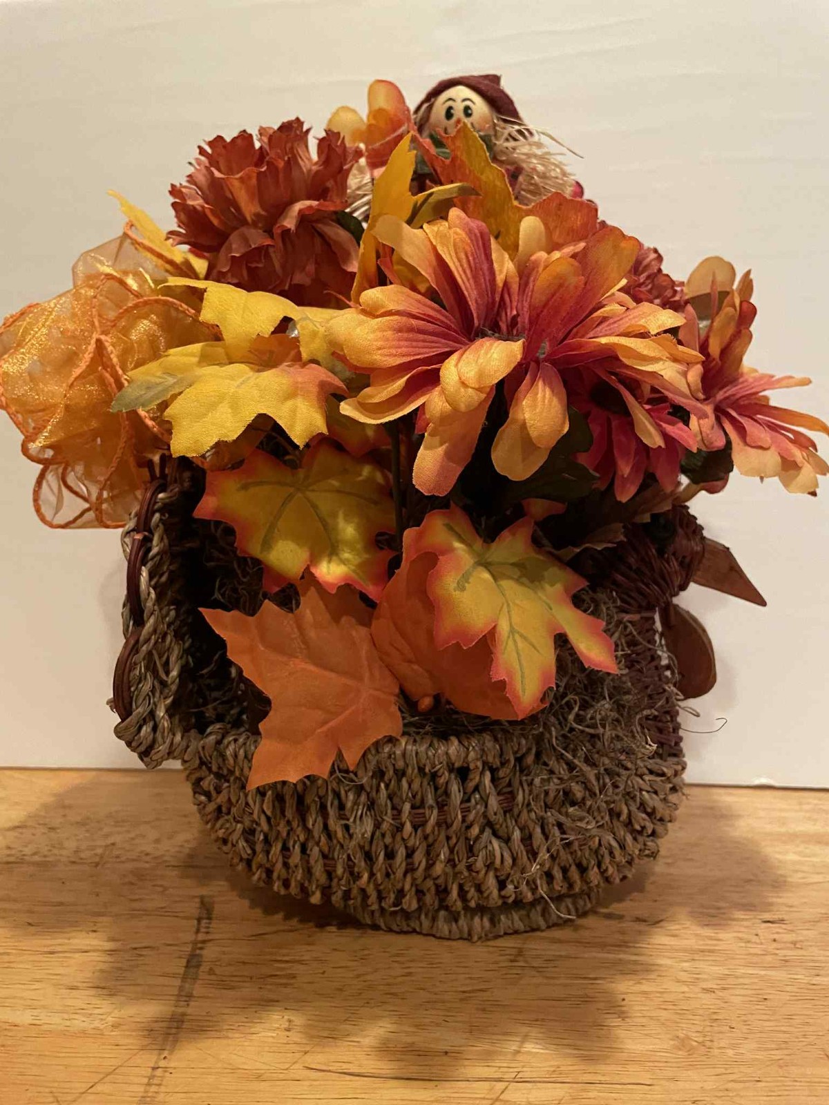 Woven Wicker Turkey Basket Centerpiece Orange Flowers Leaves Scarecrow 12x7x4"