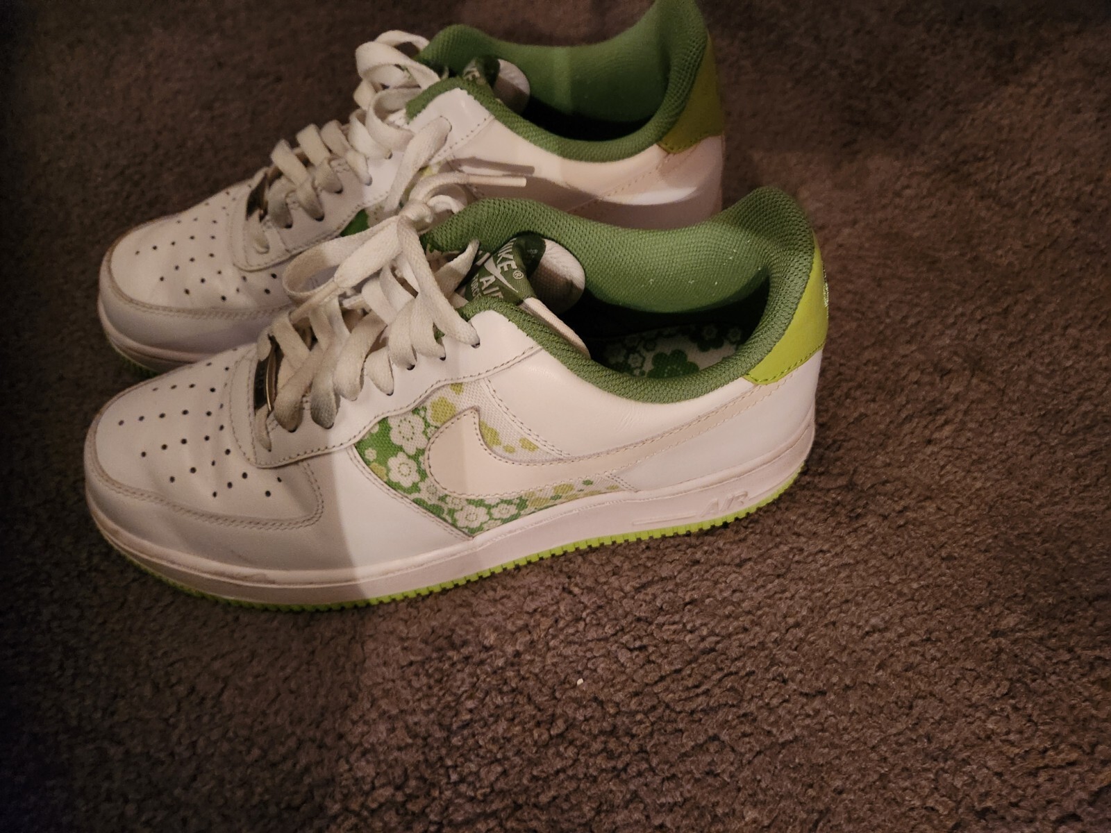 Womens Nike Air Sneakers Size 10