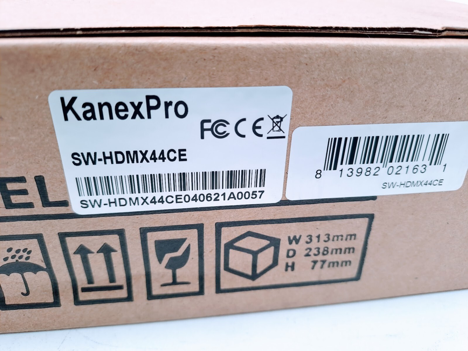 KANEX PRO HDMI 2.0 4X4 MATRIX 4K / 1080P SWITCHER DOWN-SCALING SW-HDMX44CE