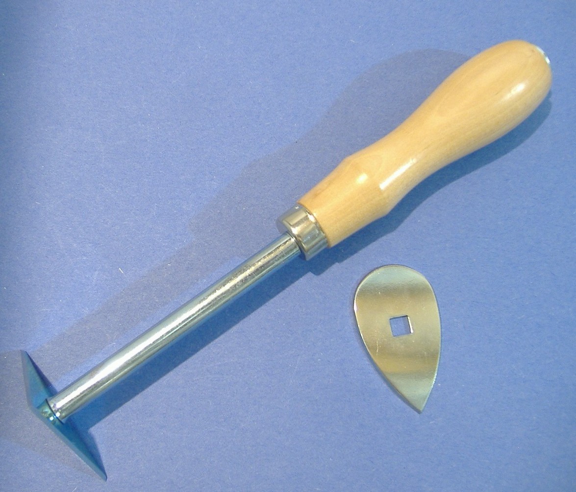 WARNER MOLDING SCRAPER WITH TWO INTERCHANGEABLE BLADES PUTTY REMOVAL