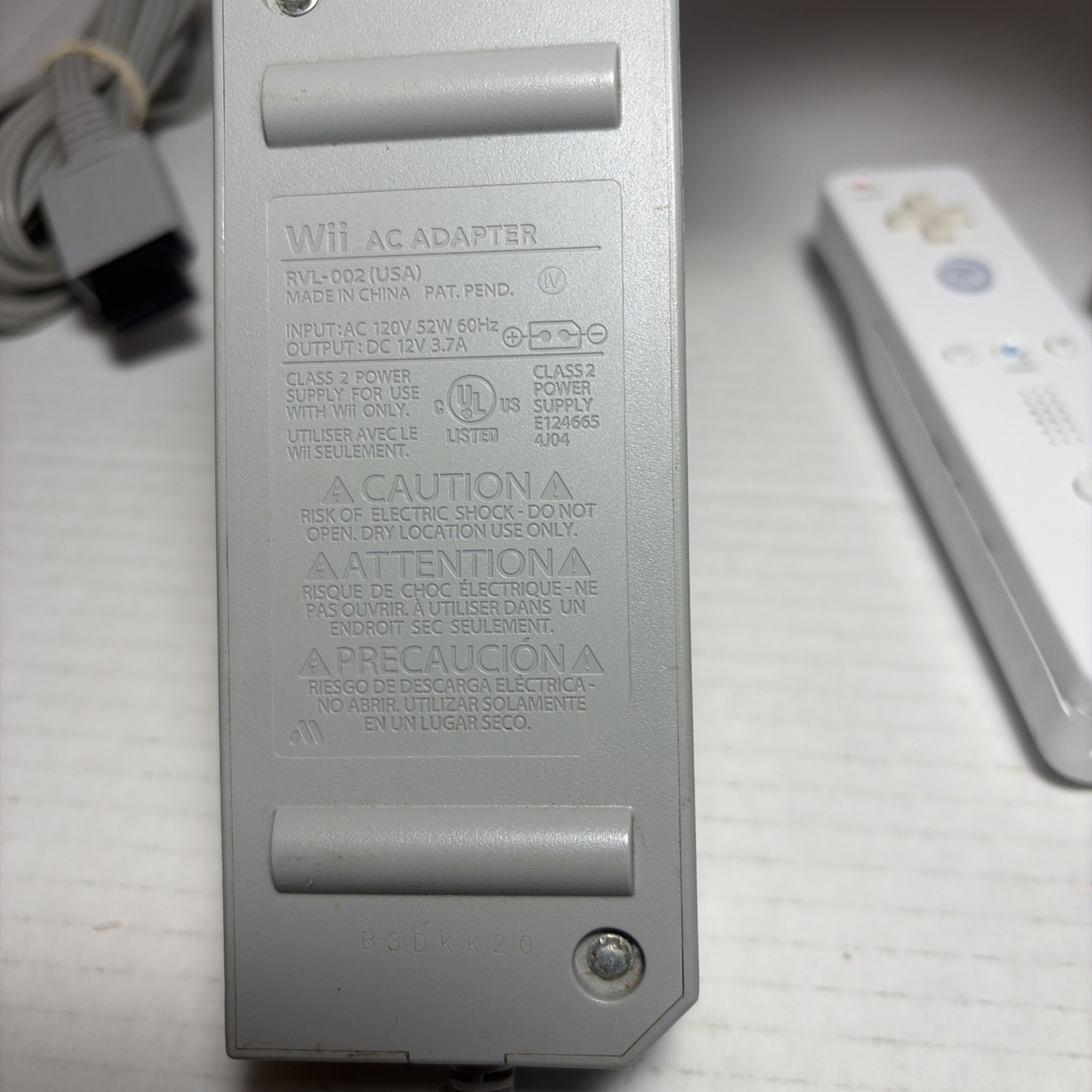 Nintendo Wii Video Game Console Working With Cables, 1 Controller. Read
