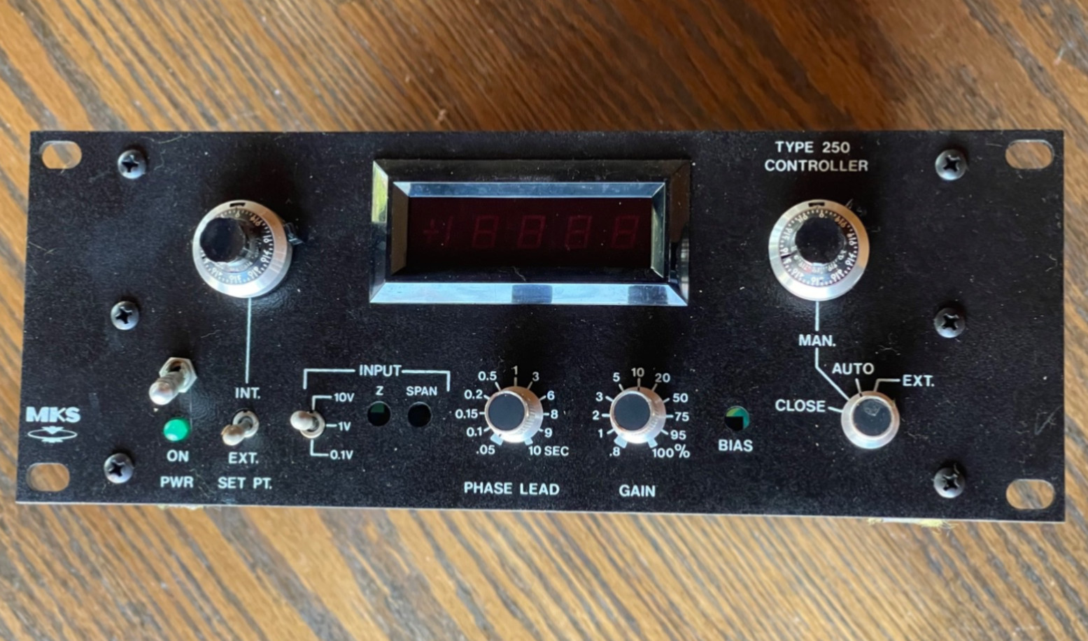 MKS Instruments Type 250 Pressure Flow Controller / Type 250C-1-D /