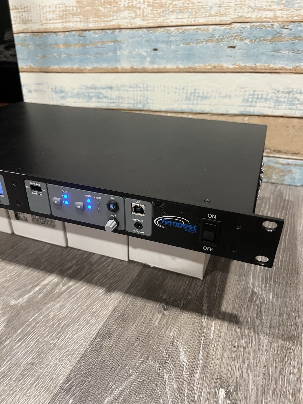 Clear-com Tempest 4 channel 2400 Wireless Base Station System