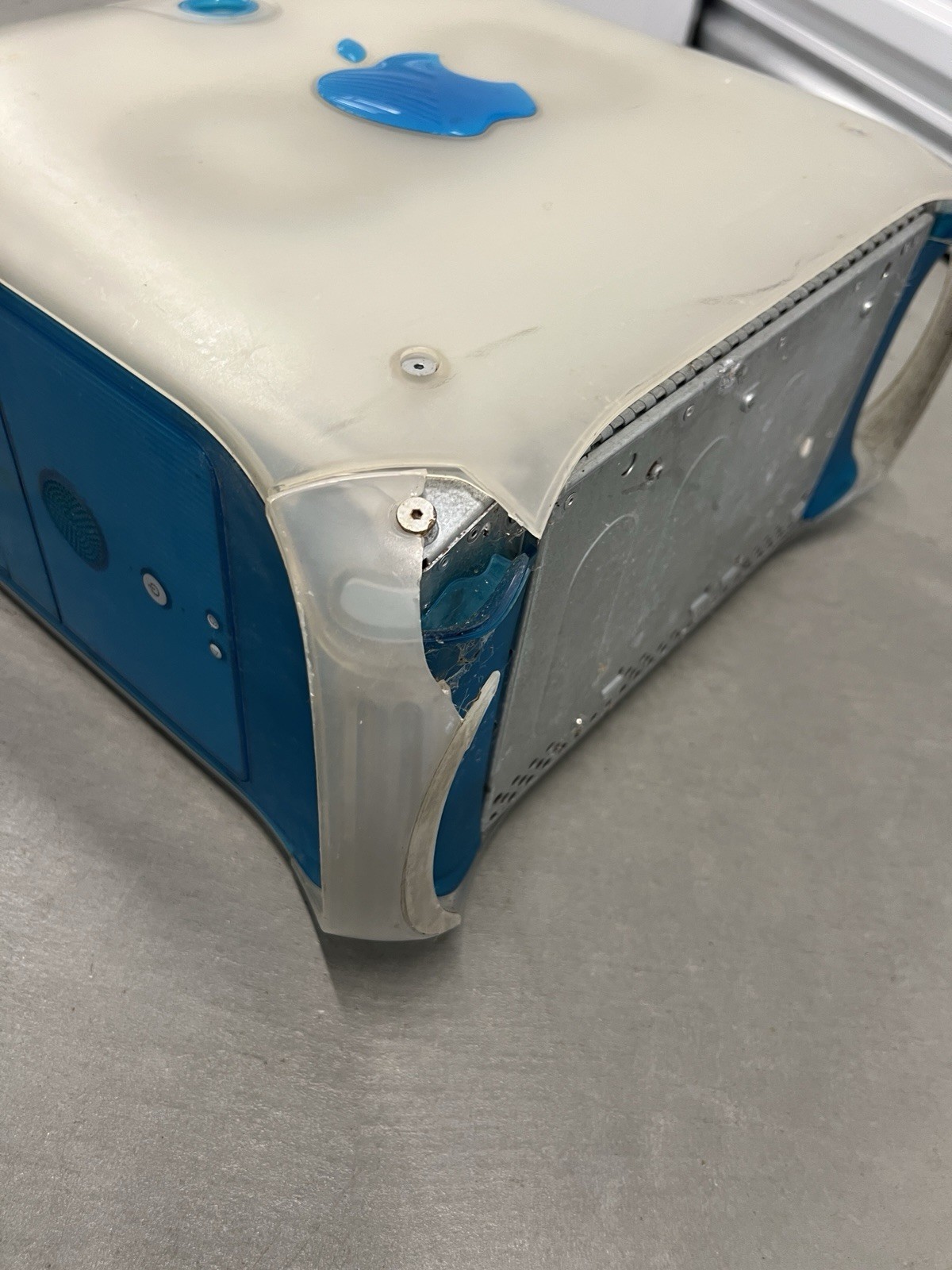 Apple Power Macintosh G3 Vintage Desktop Computer Blue & White