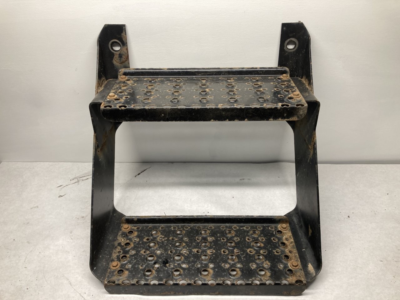 International TRANSTAR (8600) Left/Driver Step (Frame, Fuel Tank, Faring) - Used