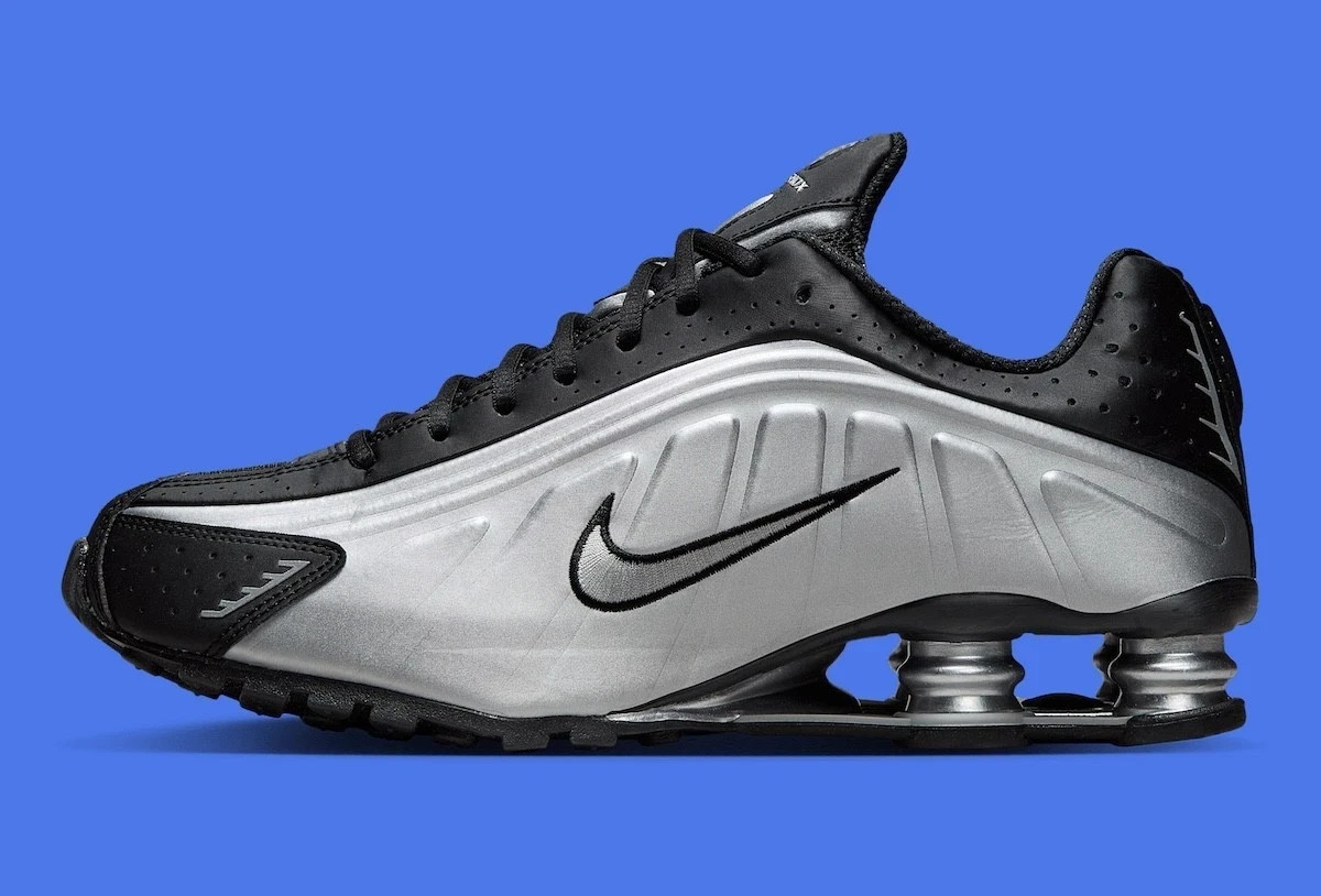 Nike Shox R4 Metallic Silver Black Sports Sneakers HQ1988-007 Mens Size