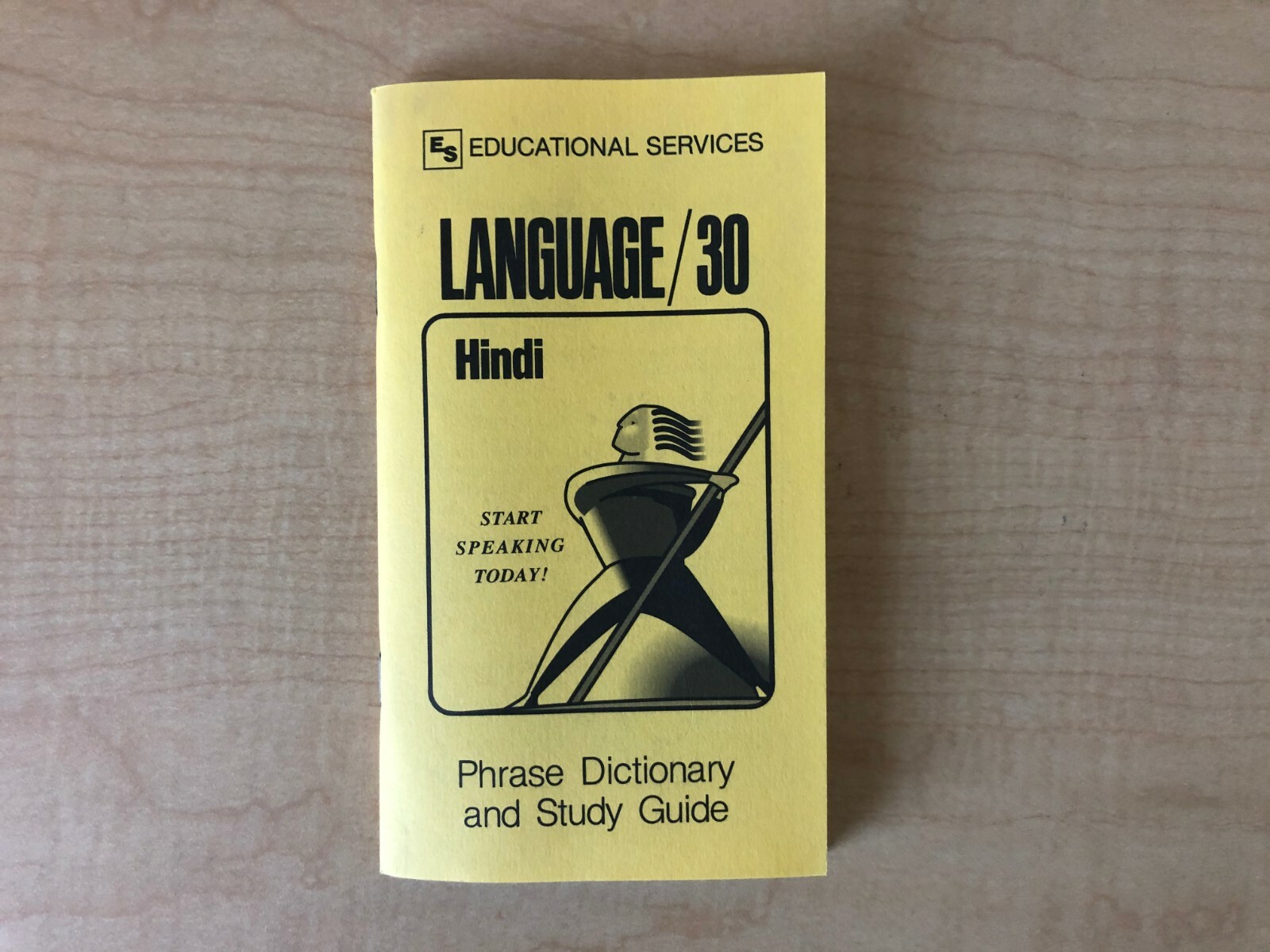 Hindi Phrase Book / Dictionary - Pocket Size - by Language/30