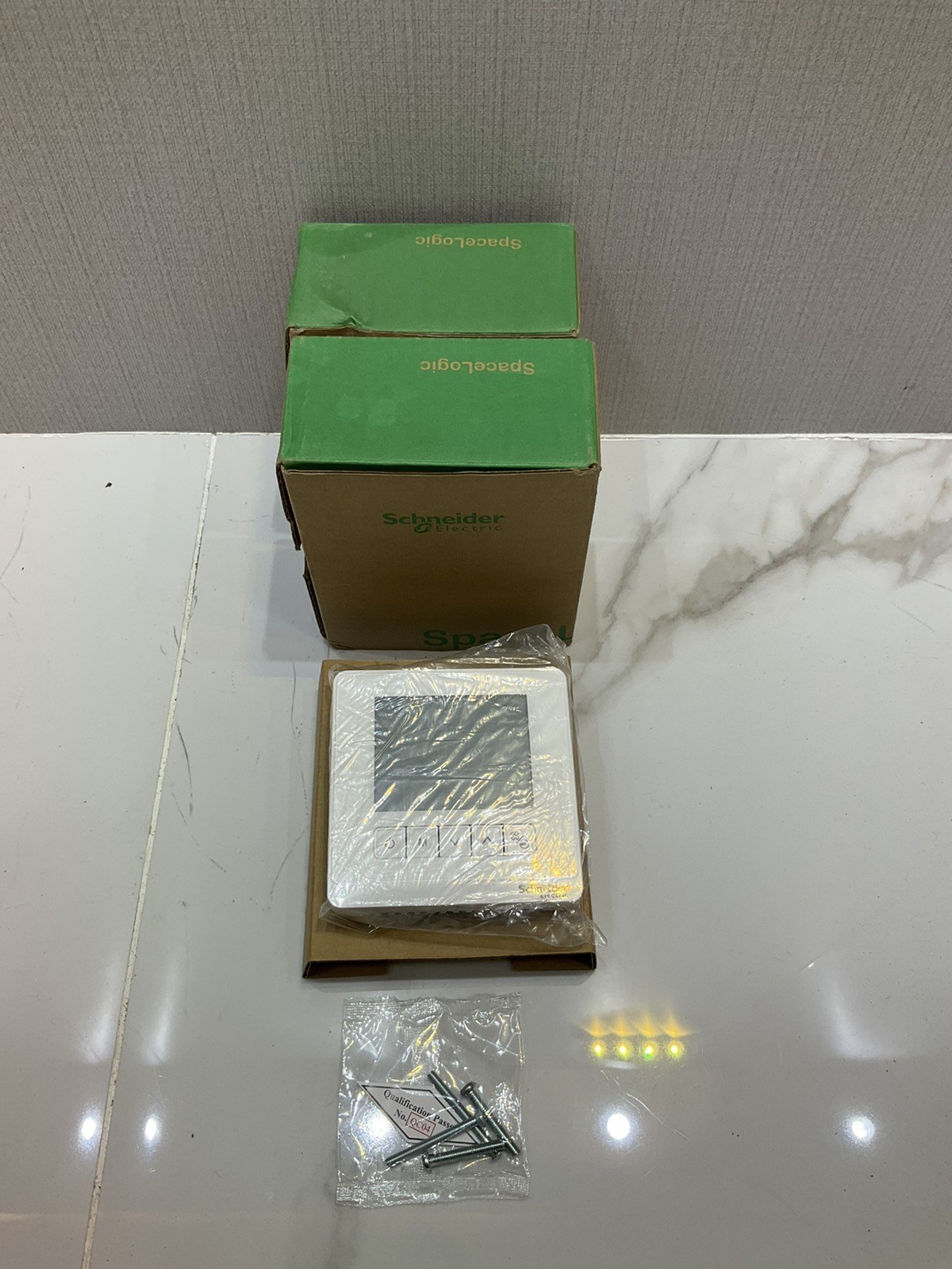 SCHNEIDER TC903-3A4DPMSA FAN COIL THERMOSTAT