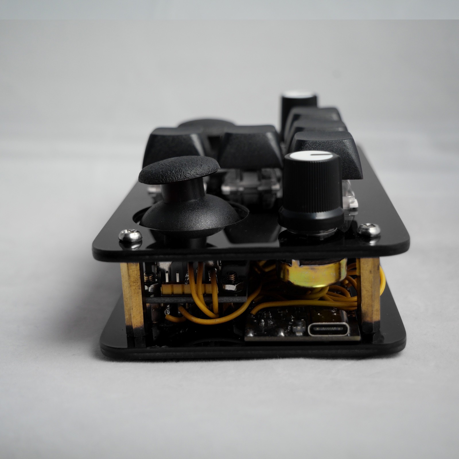 madMidi Acrylic Wireless Midi Controller