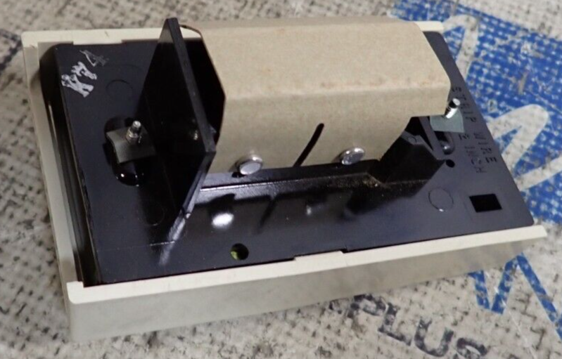 NEW - Dayton Automatic Controls 2E340 Line-Voltage Thermostat
