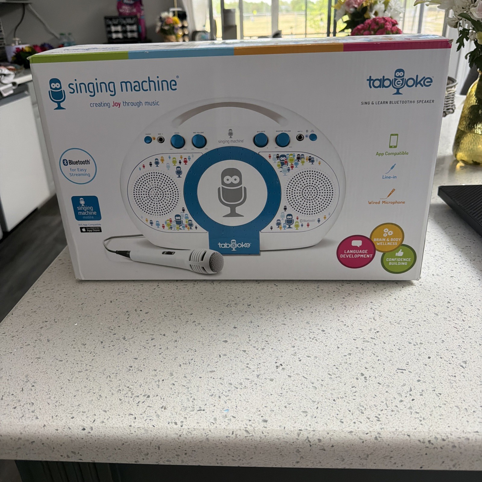 THE SINGING MACHINE TABEOKE PORTABLE BLUETOOTH KARAOKE SYSTEM, WHITE  New