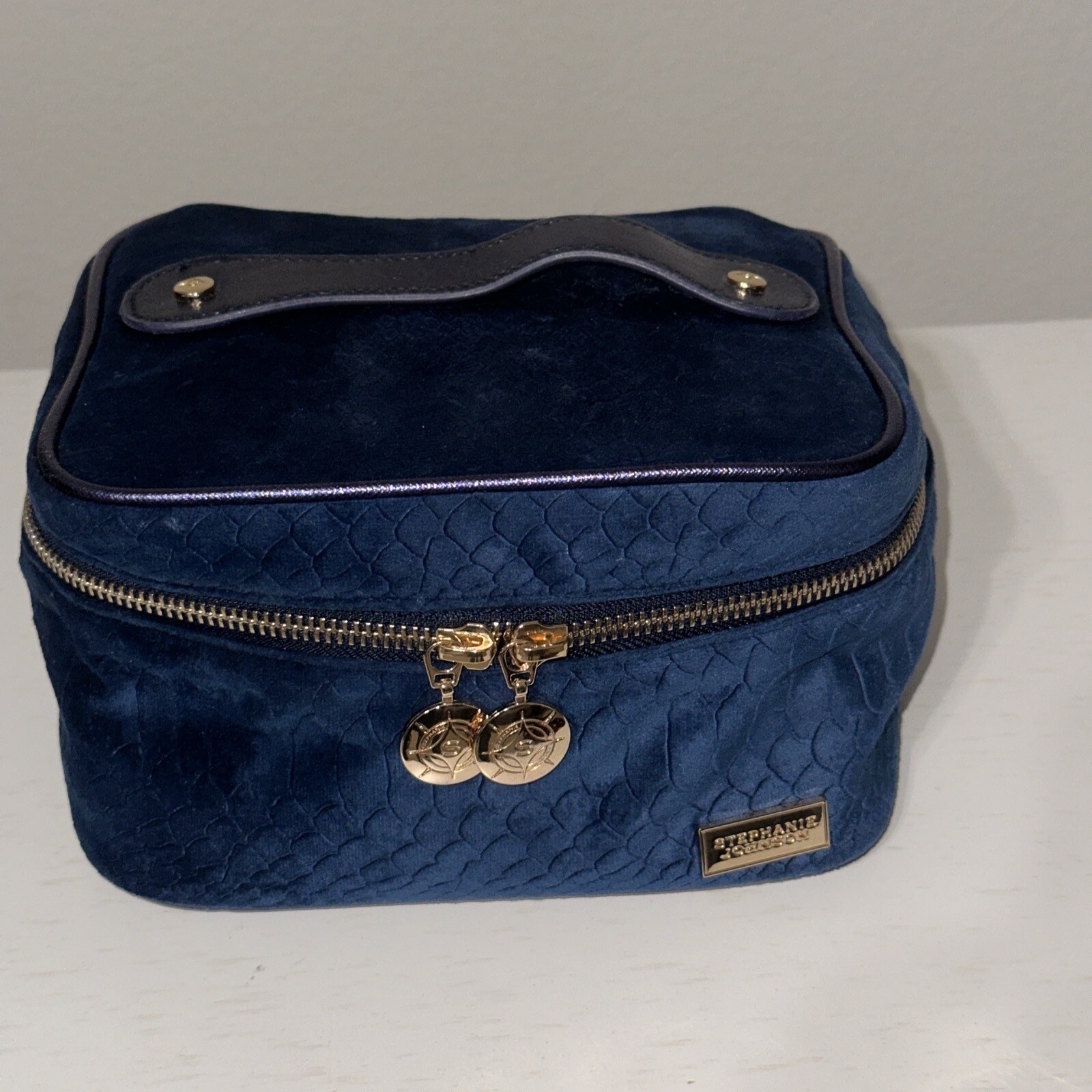 Stephanie Johnson Marais Louise Travel Case in French Kiss