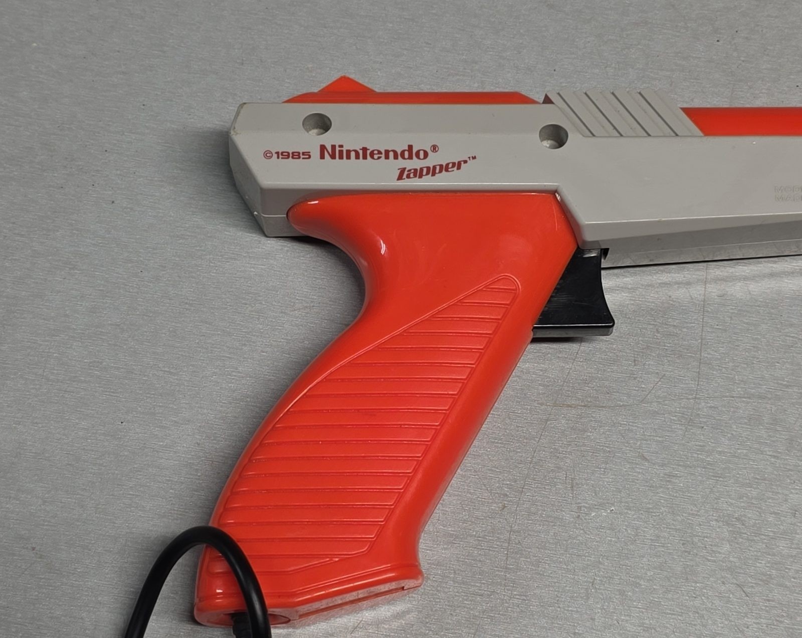 Nintendo Zapper Light Gun Controller for NES Model NES-005 Gray Orange