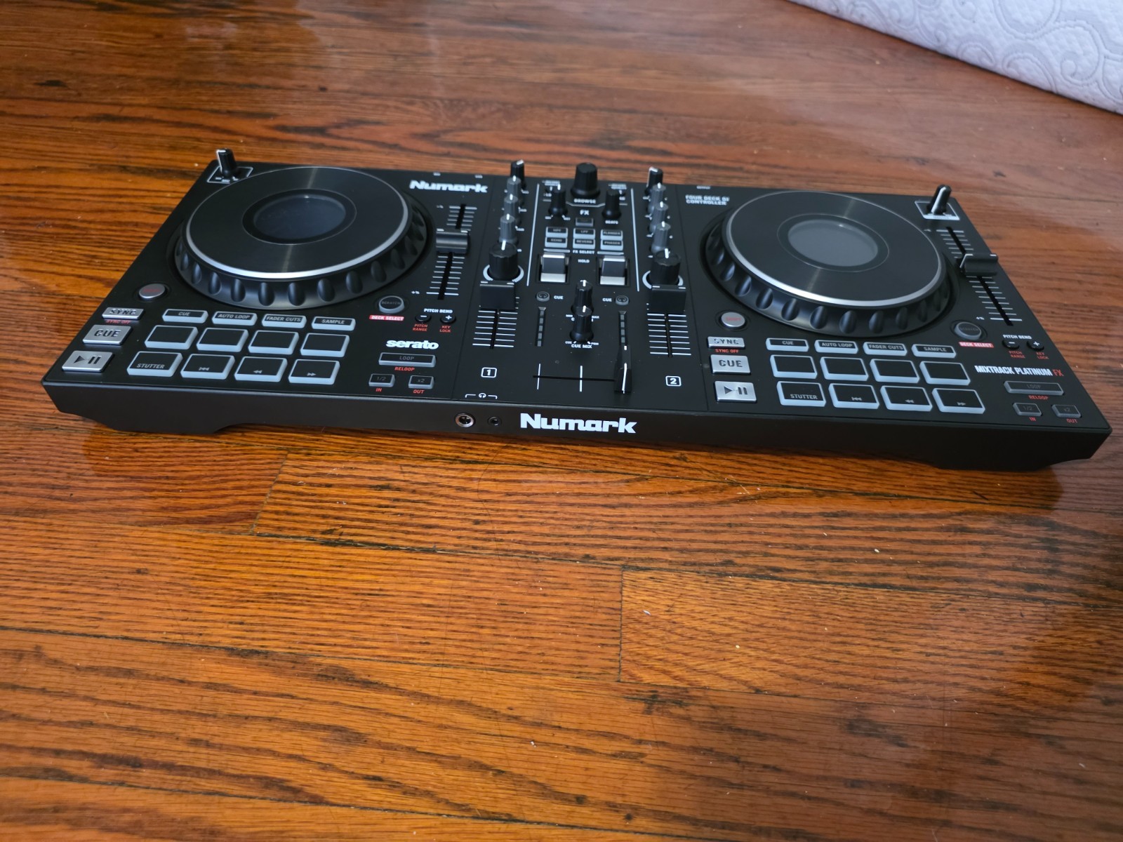 Numark ‎Mixtrack Platinum FX Serato DJ Controller - with Black Hard Travle Case