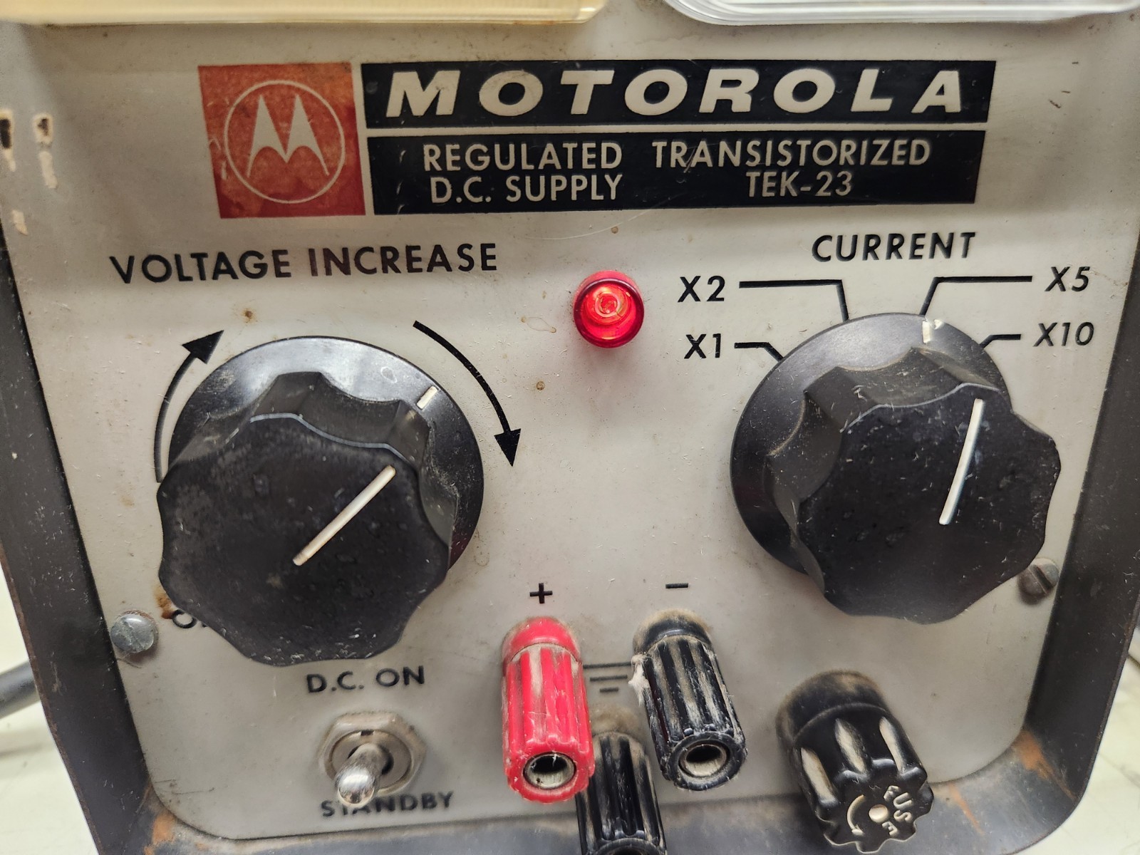 Motorola DC Power Supply TEK-23 Regulated Transistorized Adj. Voltage TESTS GOOD