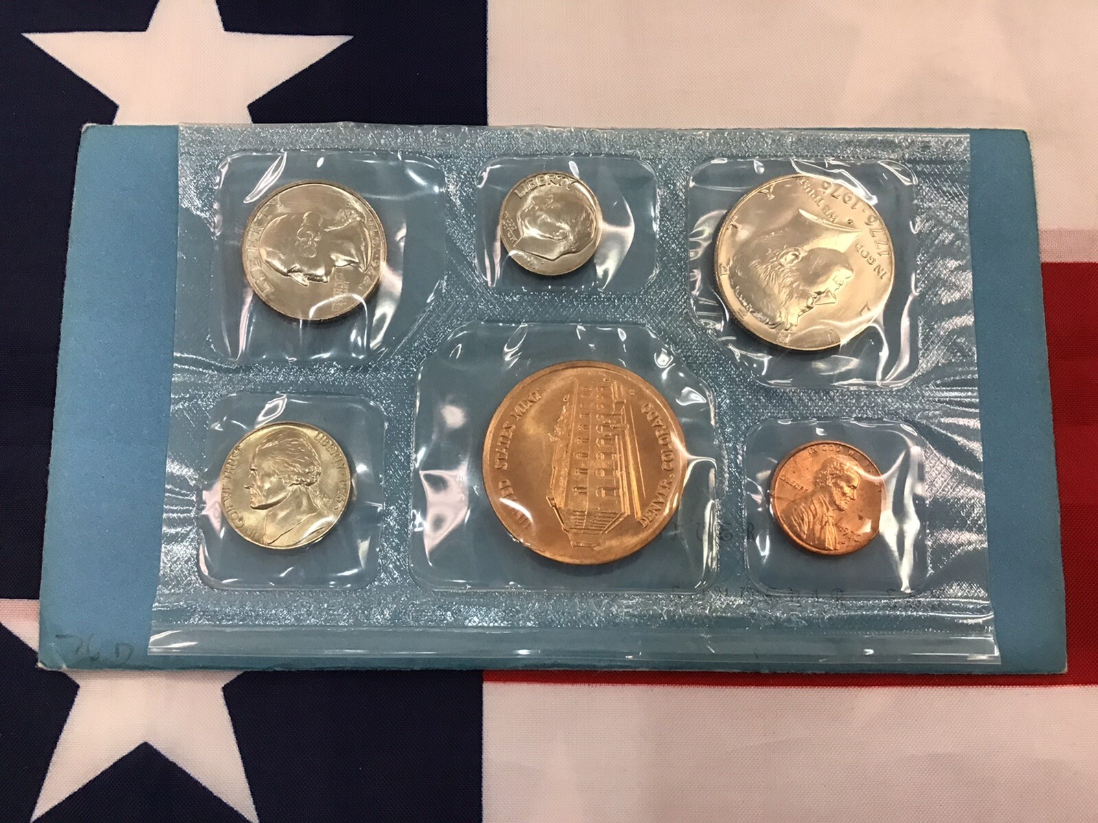 1976-D Official US Mint Souvenir Set with Envelope.