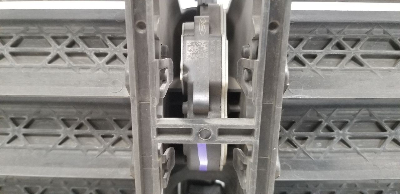 20 FORD EXPEDITON UPPER AIR SHUTTER 3.5L