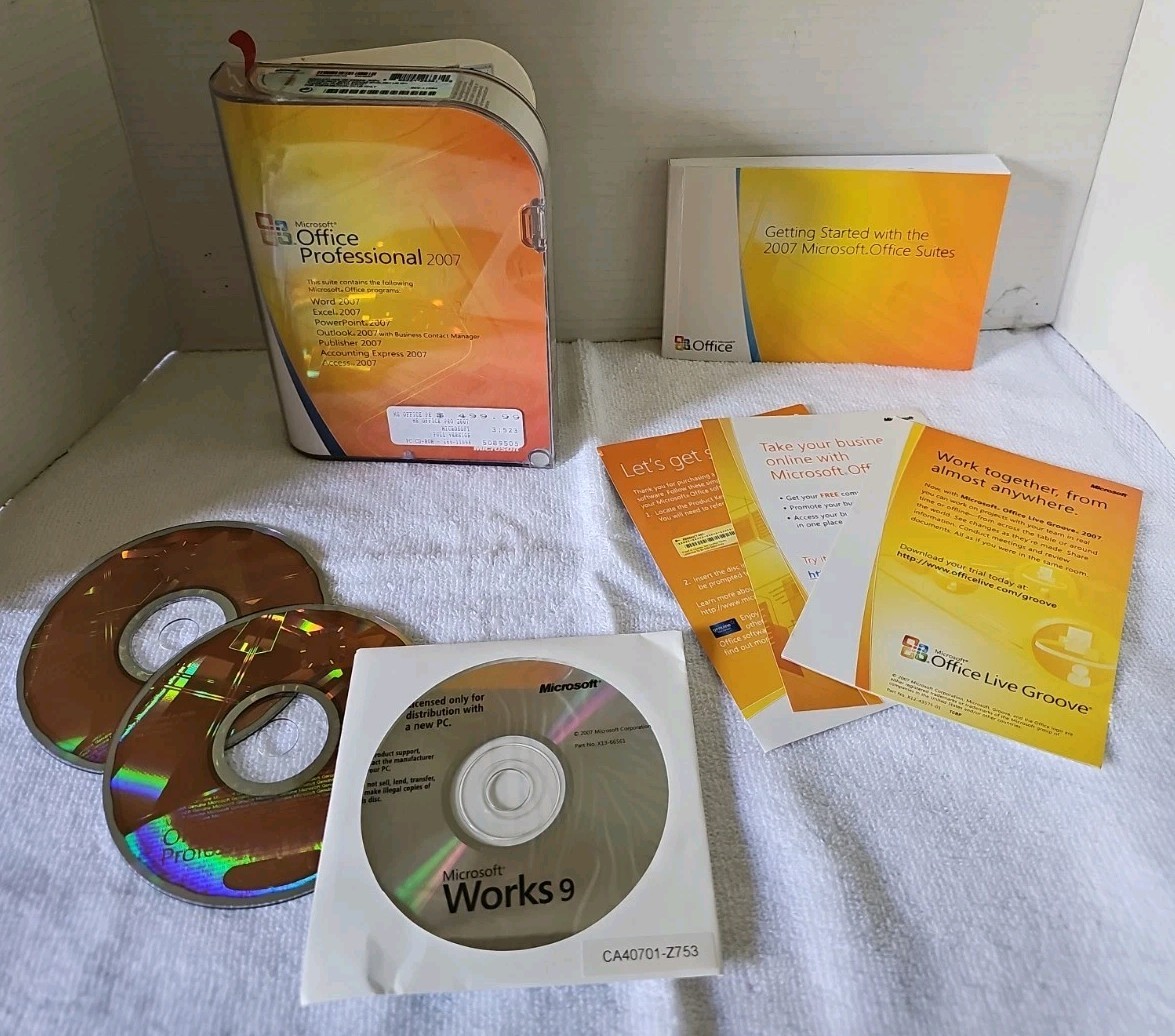 Microsoft Office Professional 2007 With Work 9 Unused Open Case.