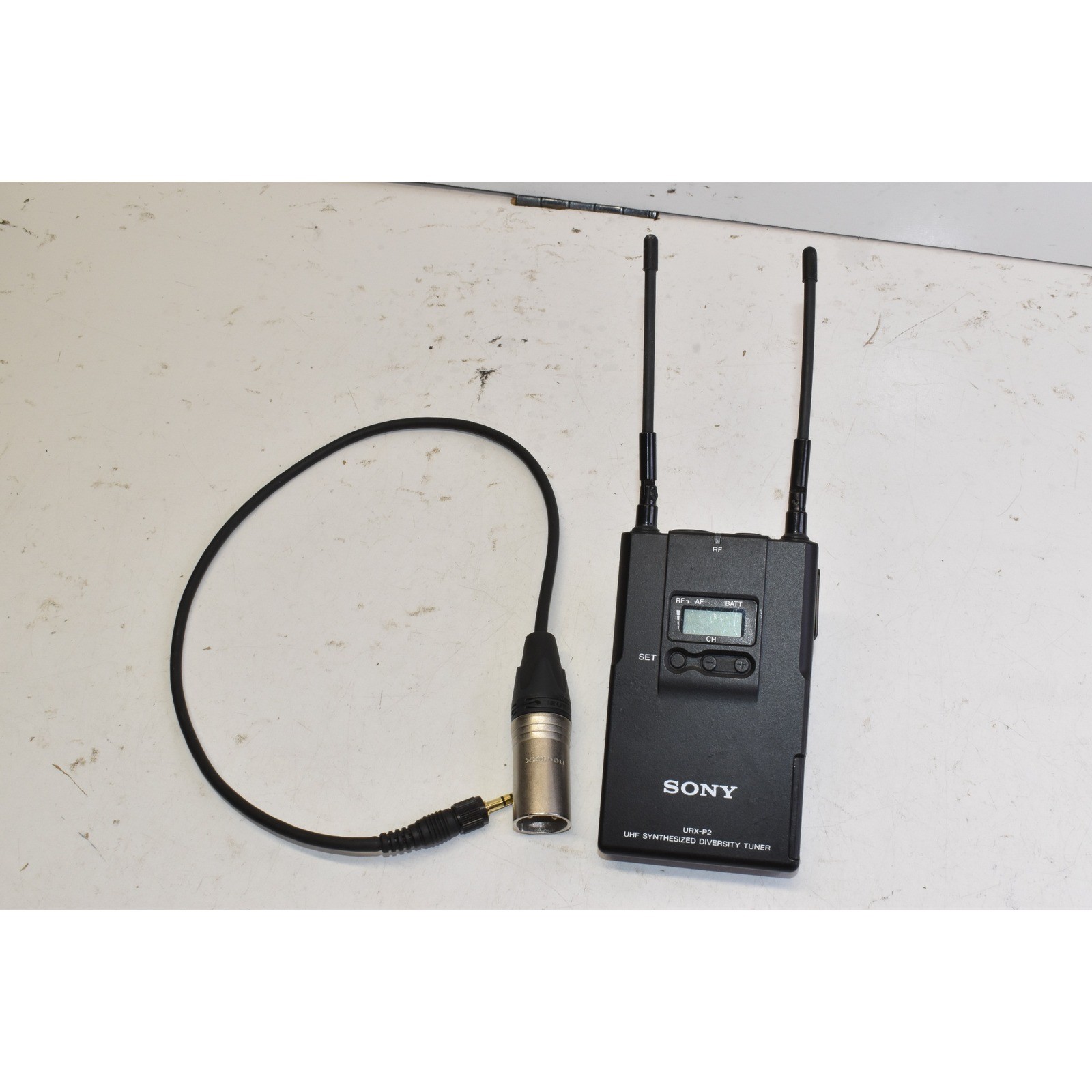 Sony URX-P2 UHF Synthesized Diversity Tuner Black Wireless Receiver XLR Cable