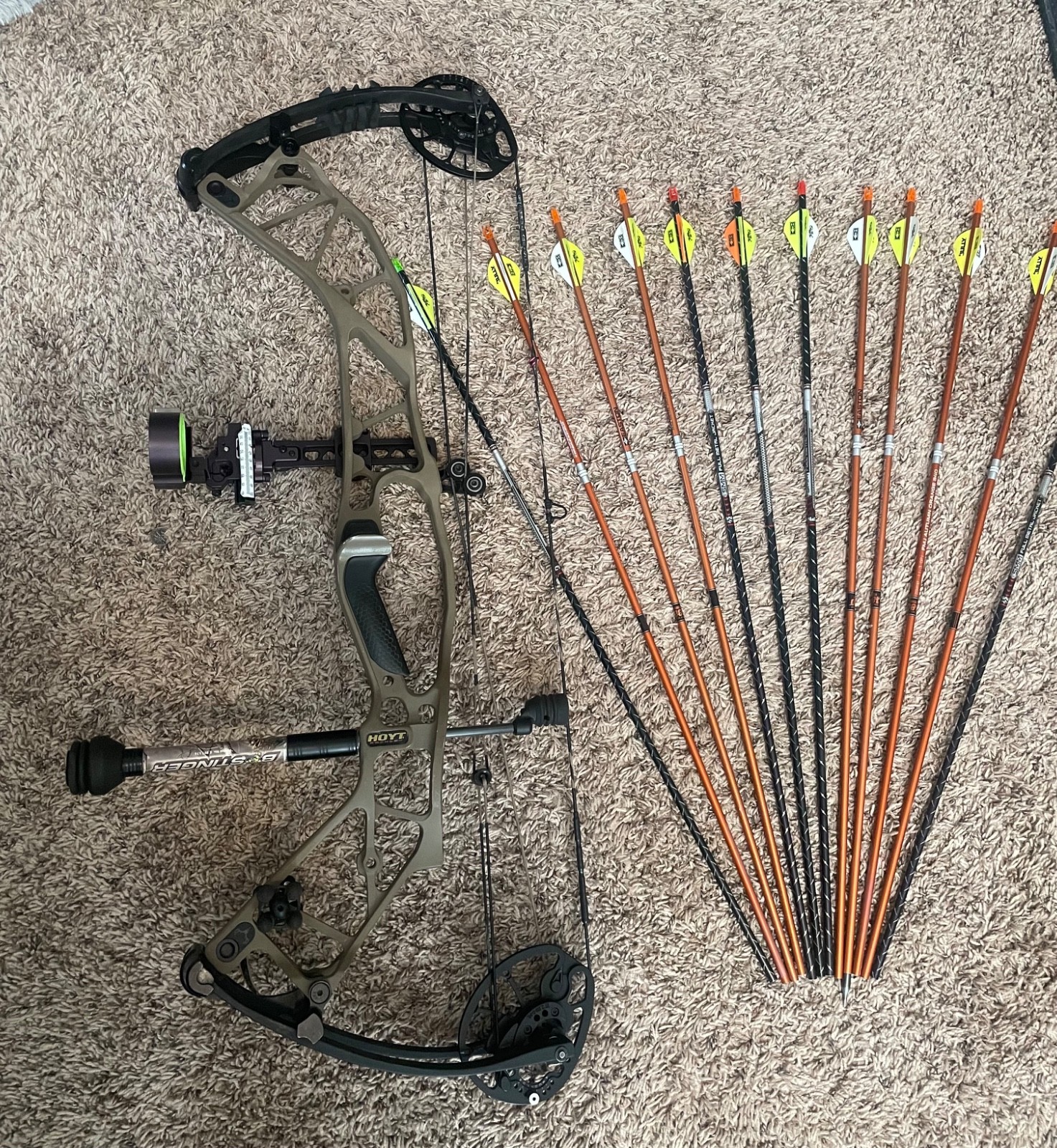 Hoyt Hyperforce Bow Package RH 55-65lb, 24.5-28" With Extras