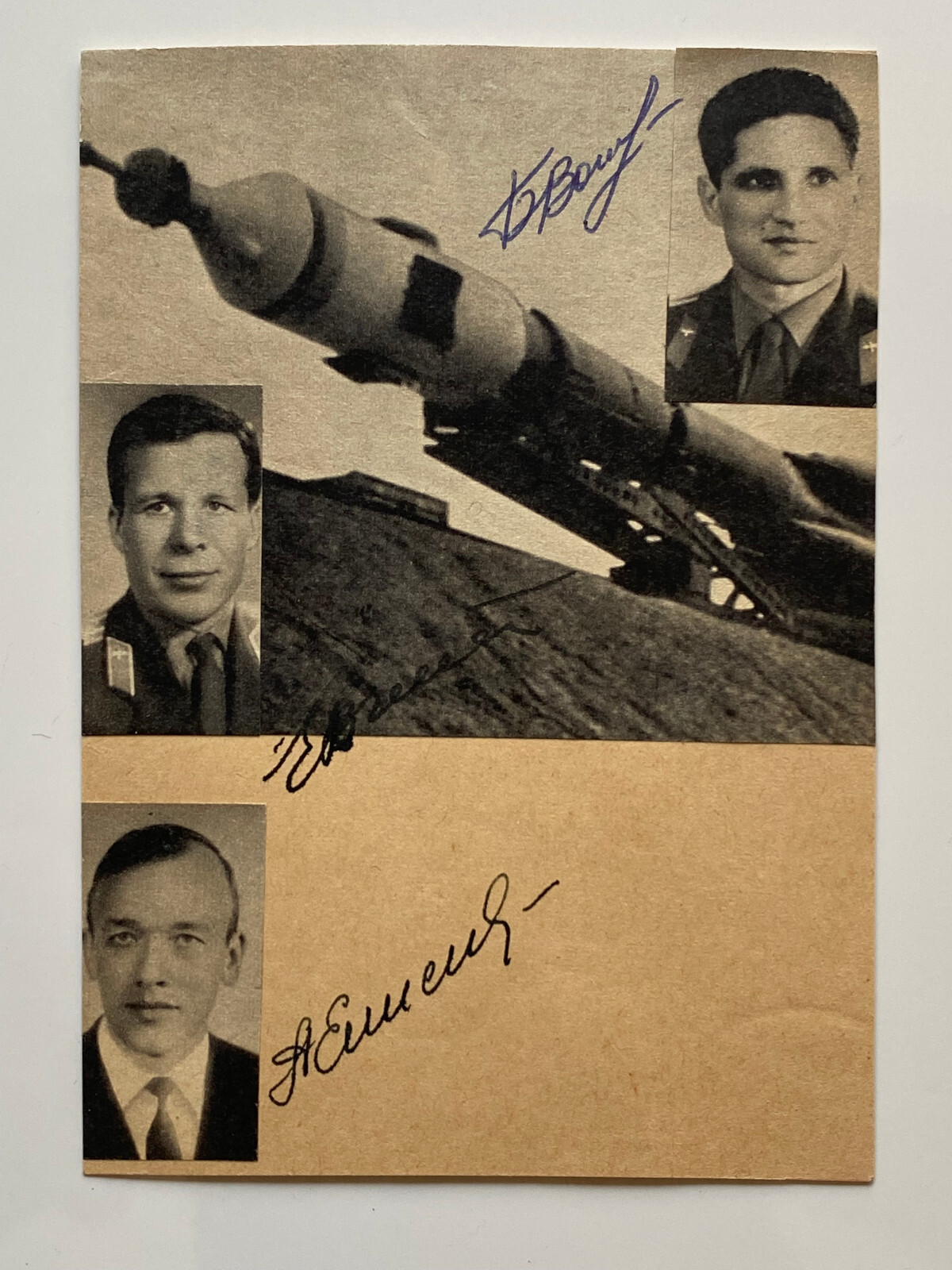 Astronaut - Khrunov, Yeleseyev, Volynov - Original Autograph - Size 12 x 9 cm
