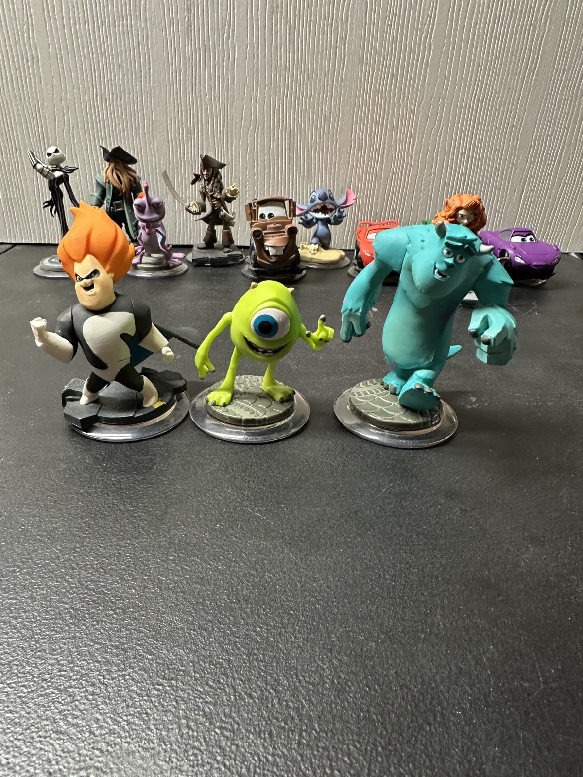 Disney Infinity Large Lot 19 Characters Plus Extras