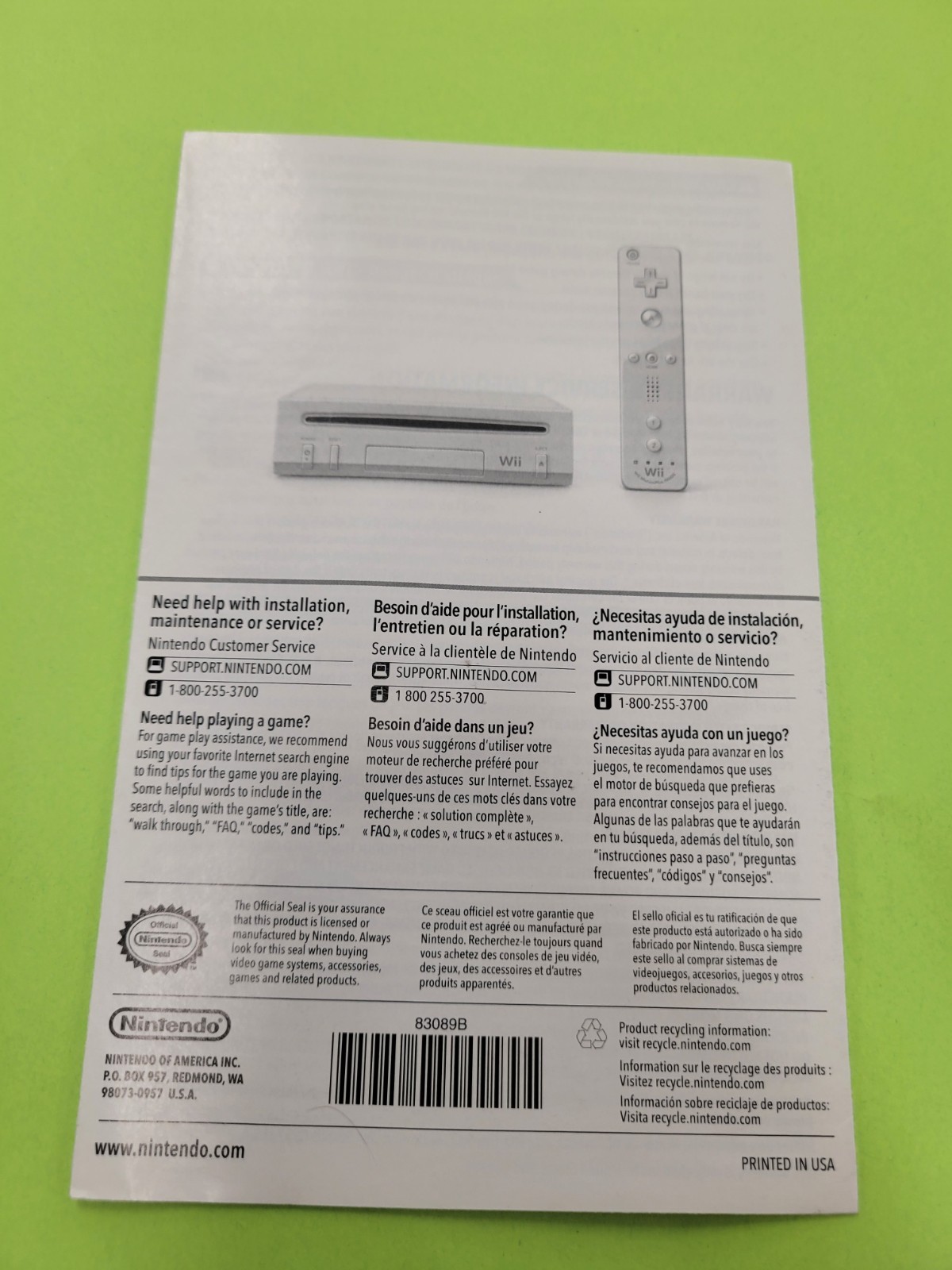 Nintendo Wii Video Game System Viewing The Game Manual Insert