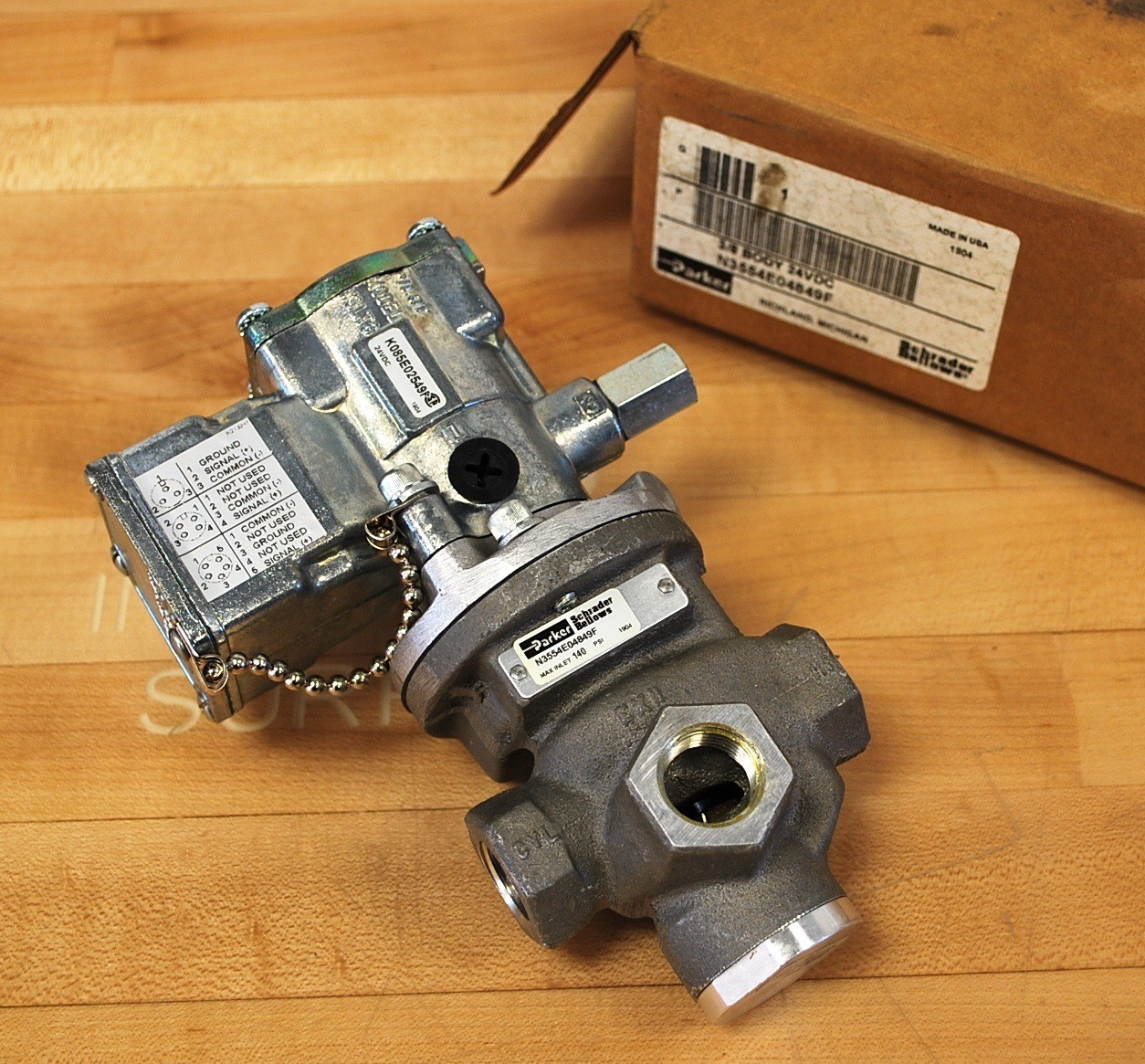 Parker N3554E04849F 3/8 Body Valve - NEW