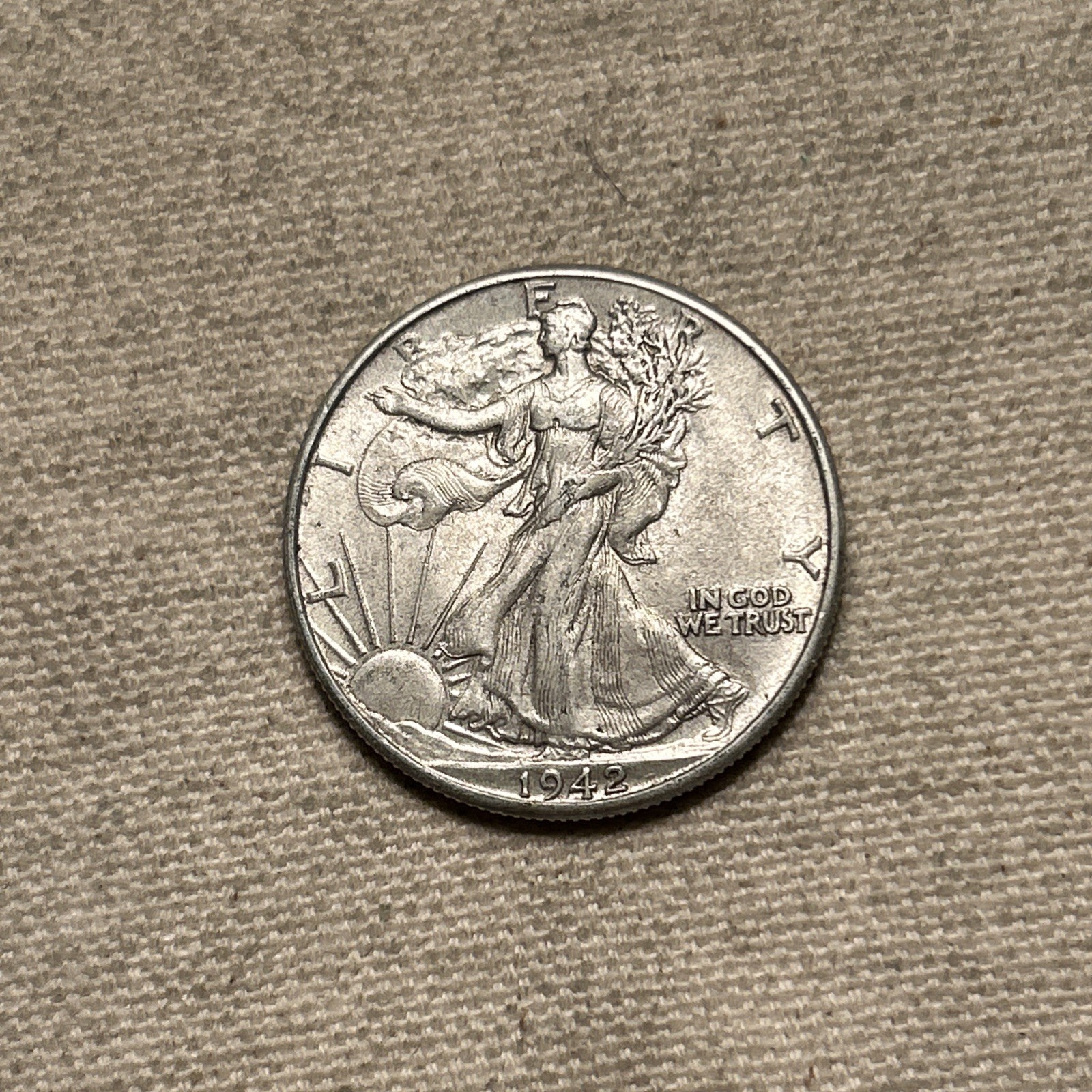 1942 WALKING LIBERTY SILVER HALF DOLLAR AU DA 650-5