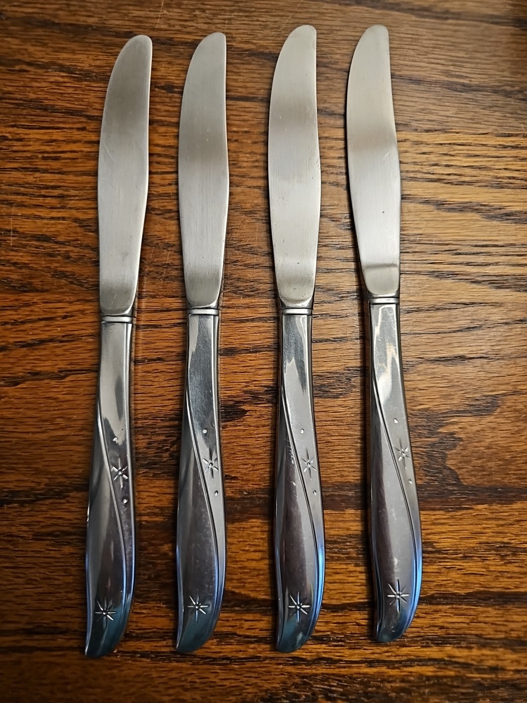Set 4 Oneida TWIN STAR Hollow Dinner Knives Community Stainless