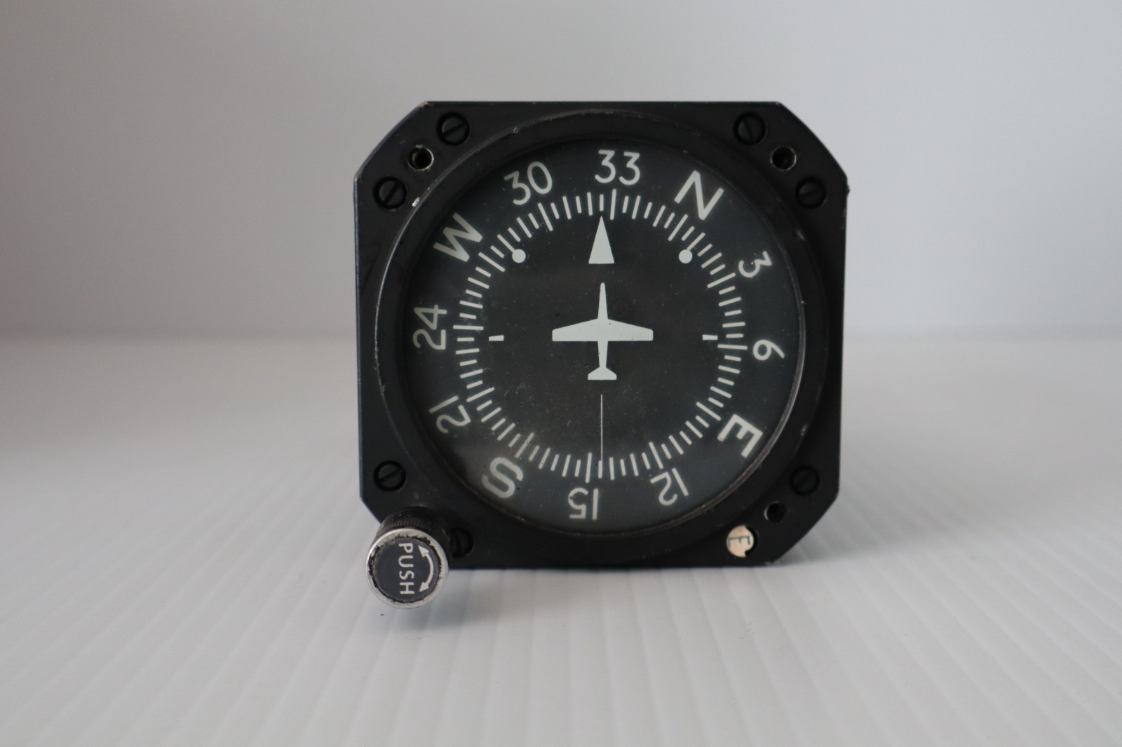 Cessna C661075-0104 Directional Gyro Edo-Aire 4000B-12 P/N 1U262-001-13