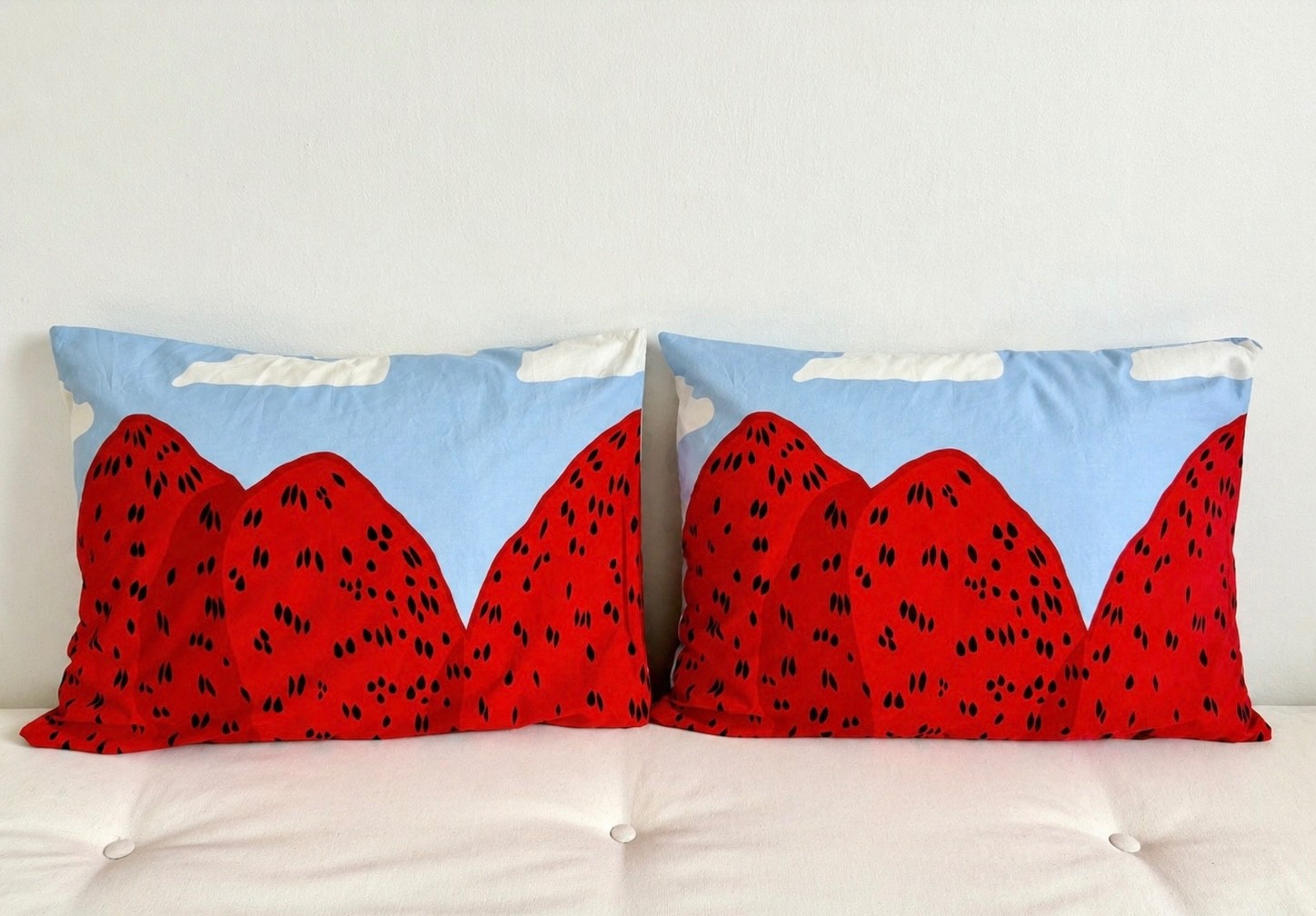 Marimekko Set of 2 NEW Mansikkavuoret Pillowcases 50x60 cm Cotton Finland