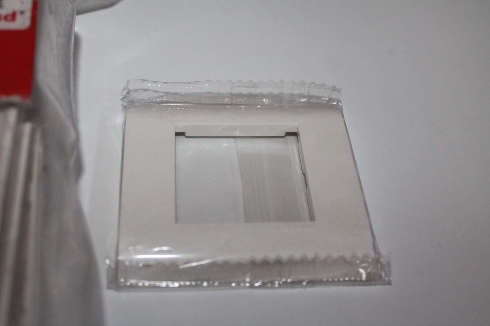 Legrand SINGLE WALL PLATE MOSAIC 750-02 SOLD AS A Lot of 14