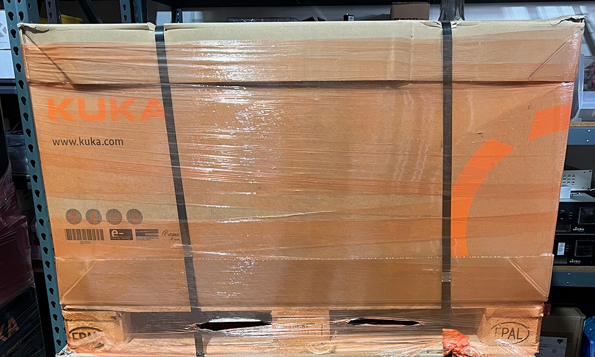 NEW! KUKA KR6 R900-2 Robot with KRC4 Compact Controller smartPAD-2 KSS 8.6 2022