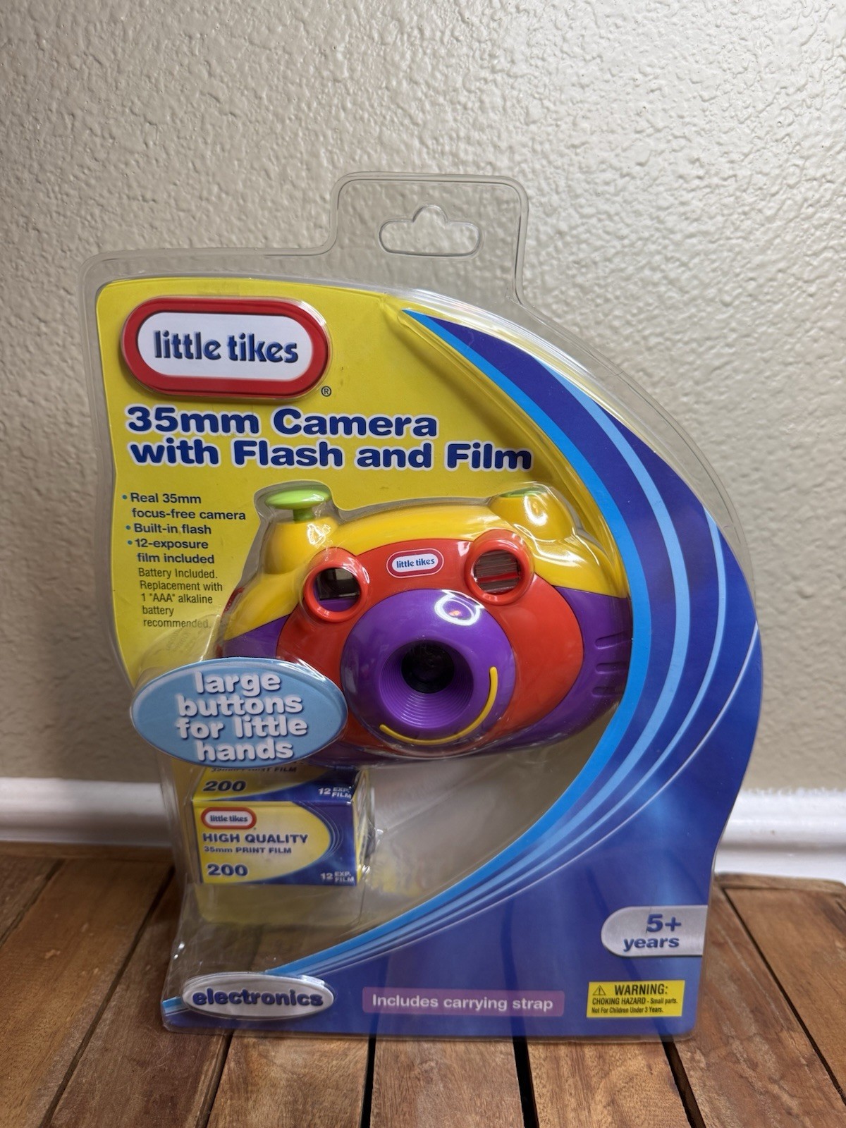 2004 Little Tikes 35 Mm Camera With Flash And Film New Sealed