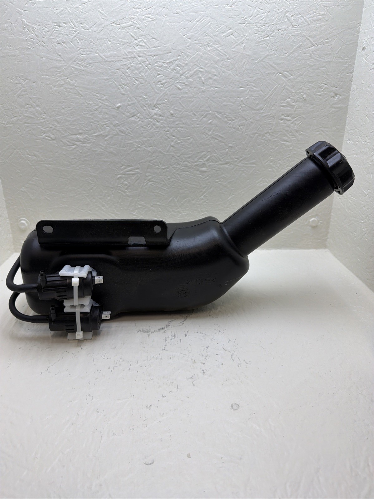 New OEM CASE Windshield Washer Reservoir / Motors 87675209 CNH (RB5A)