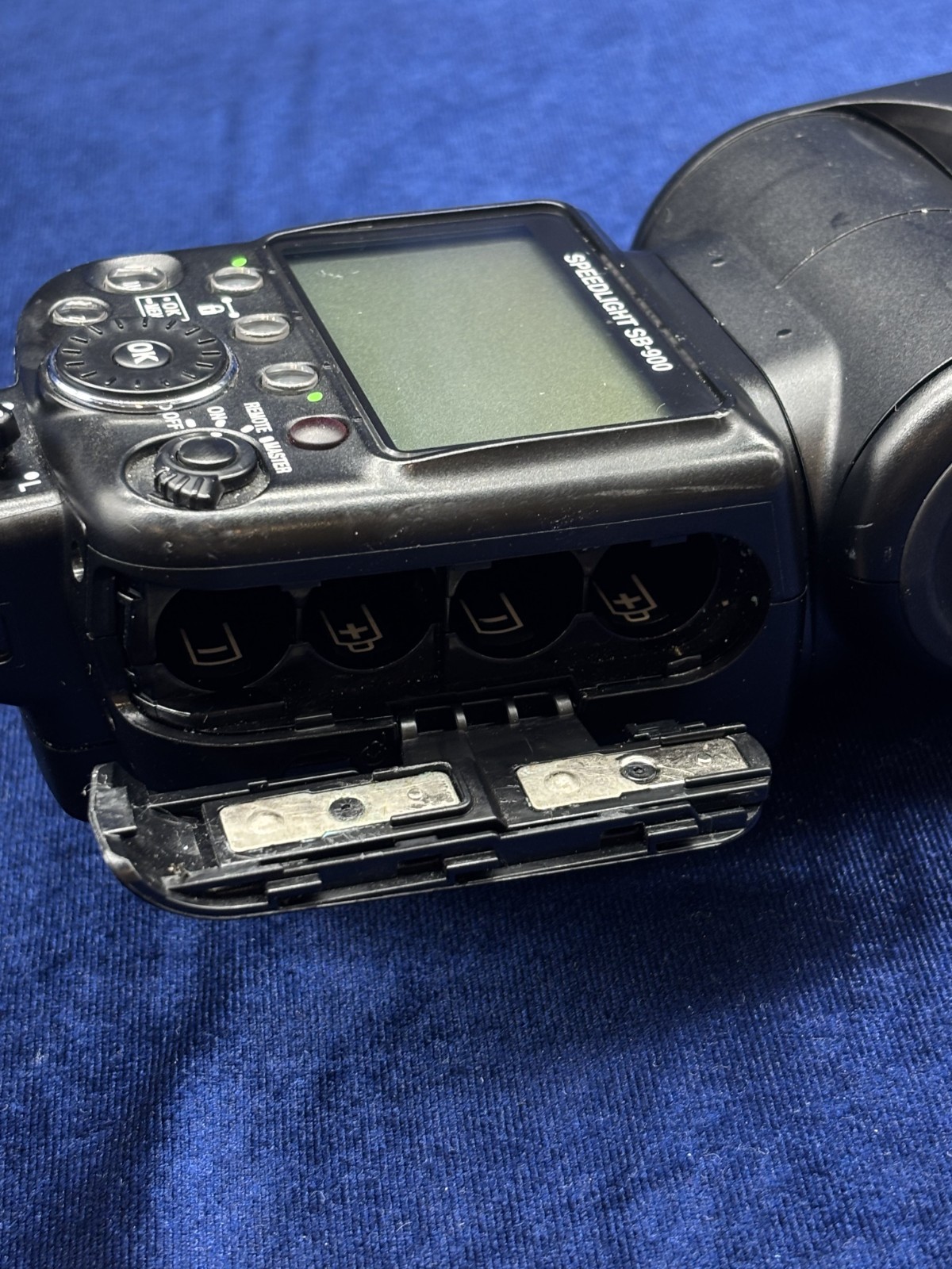 Nikon Speedlight SB-900 Works