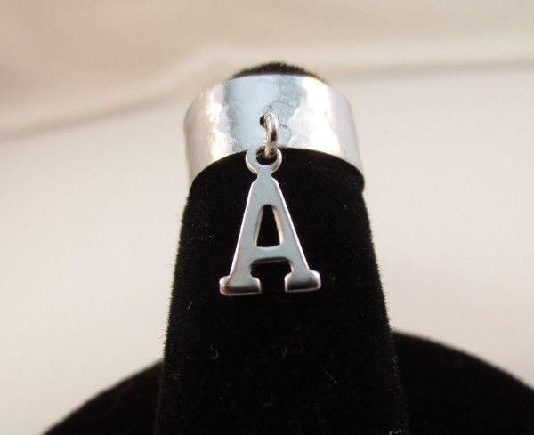 14KT WHITE  GOLD EP  DANGLE INITIAL A TOE RING IN A HAMMERED RING
