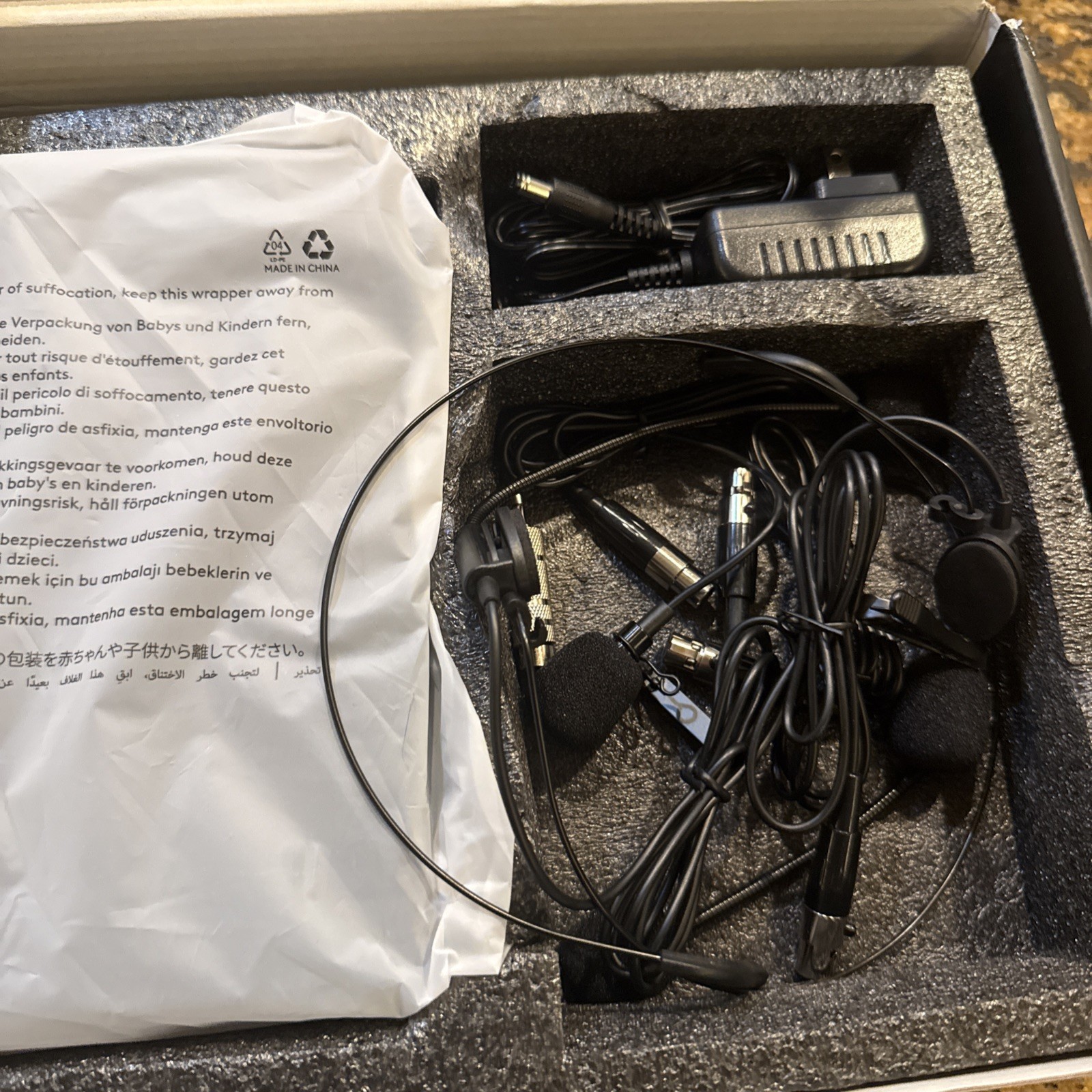 4-Channel Wireless Microphone System UHF Cordless 2 Handheld 2 Bodypack Mics